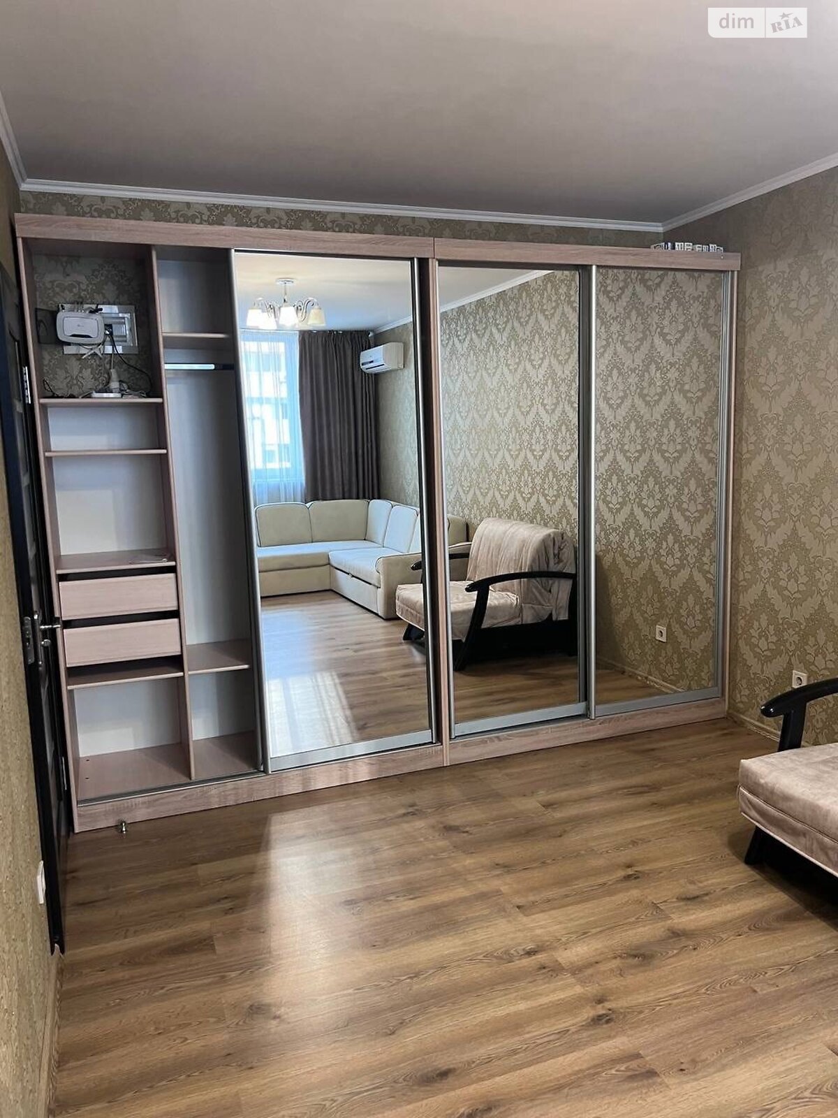 однокомнатная квартира в Одессе, на мас. Радужный 15/3 в аренду на долгий срок помесячно фото 1