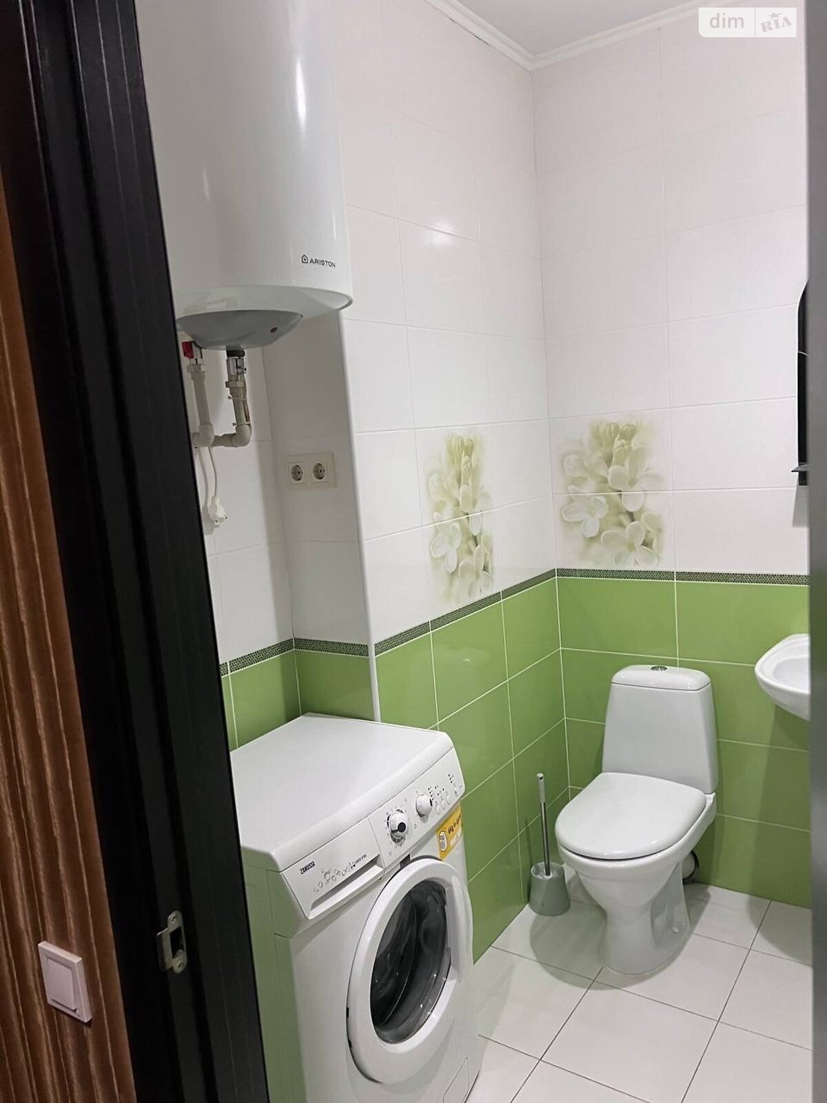 однокомнатная квартира в Одессе, на мас. Радужный 15/3 в аренду на долгий срок помесячно фото 1