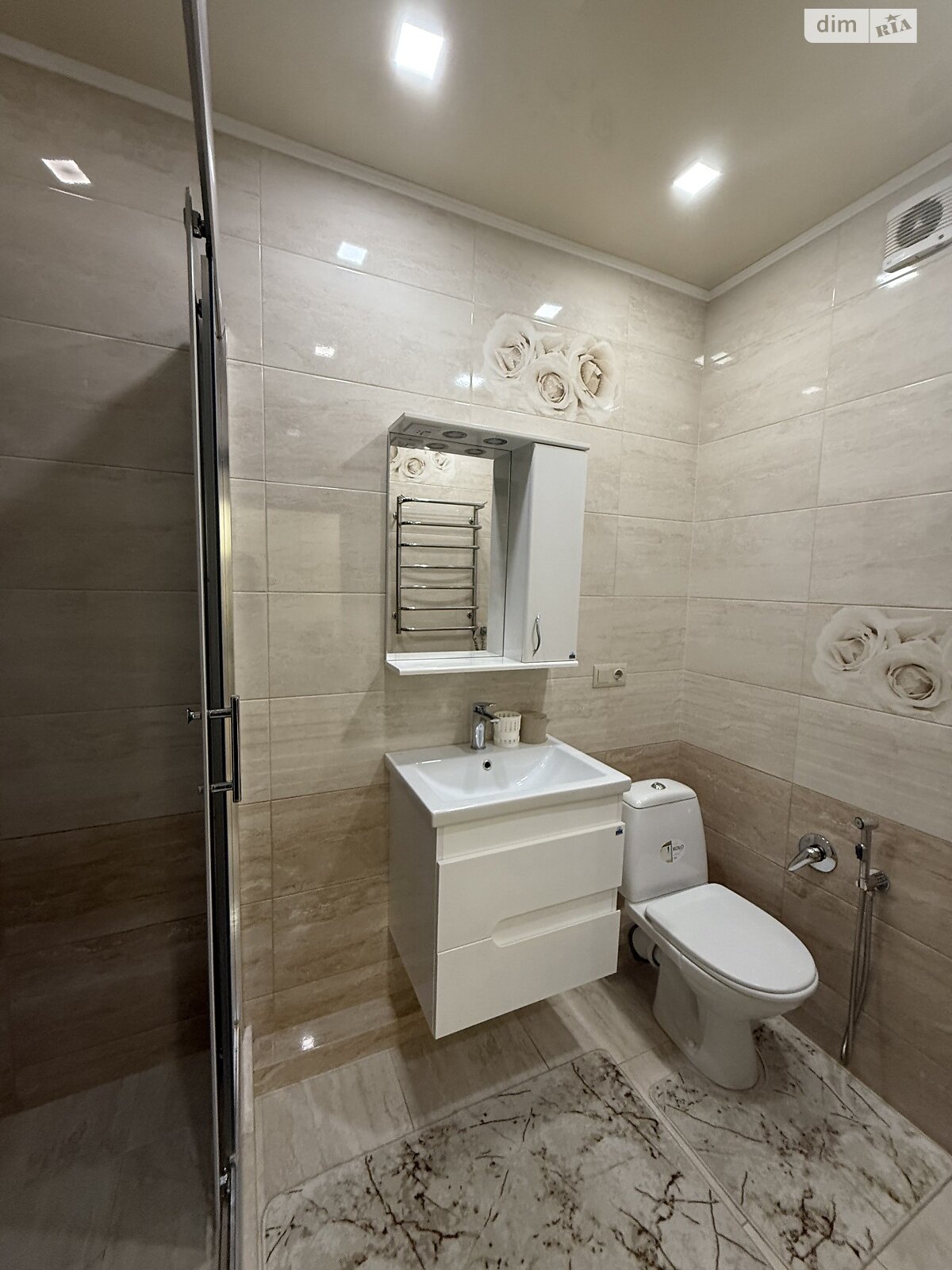 однокімнатна квартира з ремонтом в Одесі, район Сахалінчик, на вул. Басейна 6А в довготривалу оренду помісячно фото 1