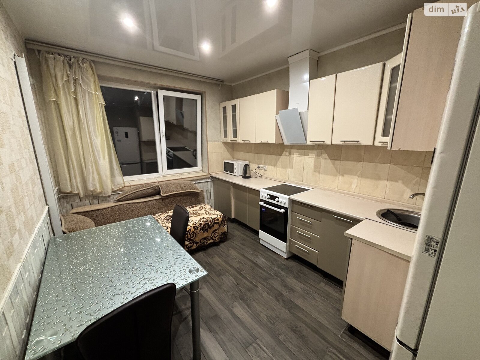 однокімнатна квартира в Одесі, район Сахалінчик, на вул. Басейна в довготривалу оренду помісячно фото 1