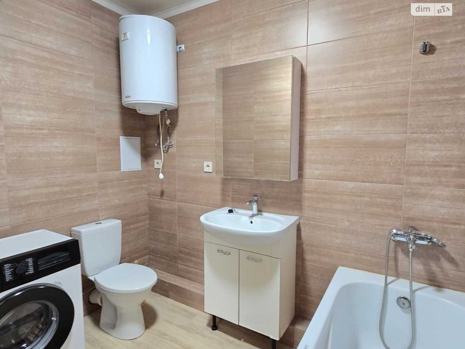 двокімнатна квартира в Одесі, район Сахалінчик, на вул. Басейна 6А в довготривалу оренду помісячно фото 1