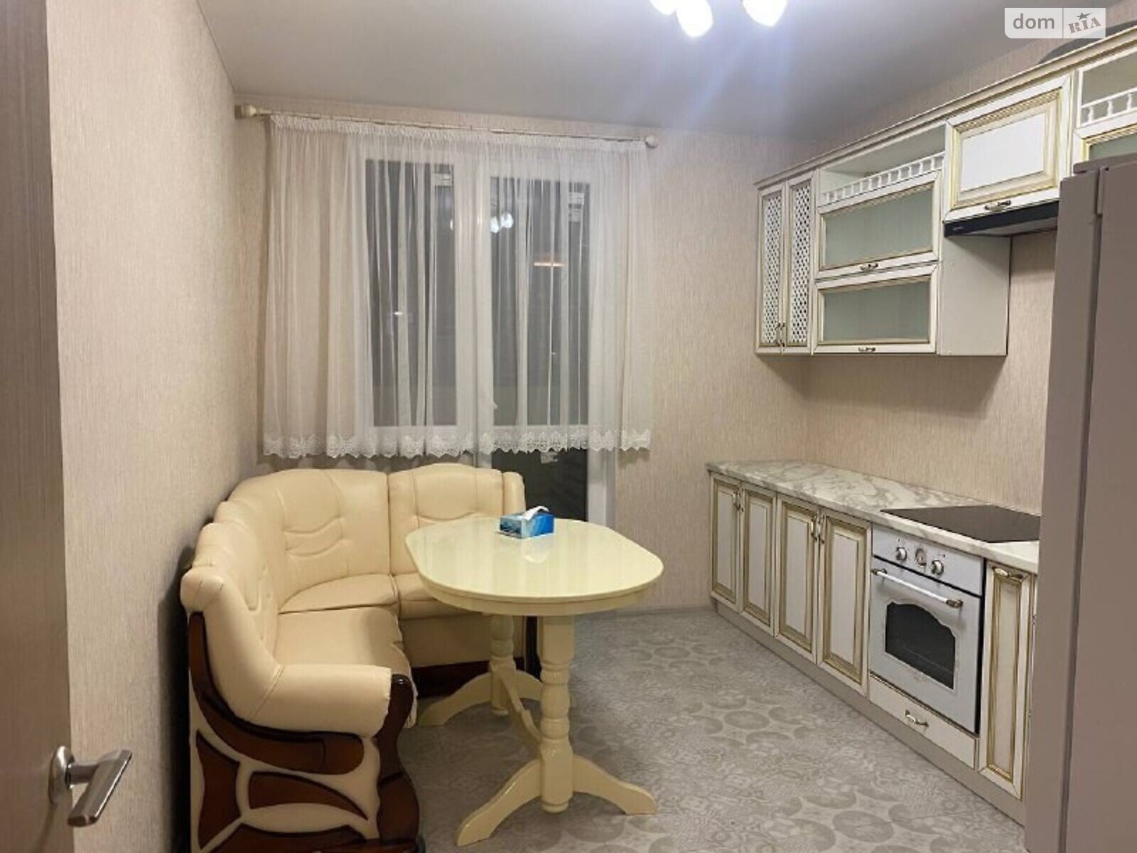 двухкомнатная квартира с мебелью в Одессе, район Слободка, на ул. Академика Воробьёва 30 в аренду на долгий срок помесячно фото 1