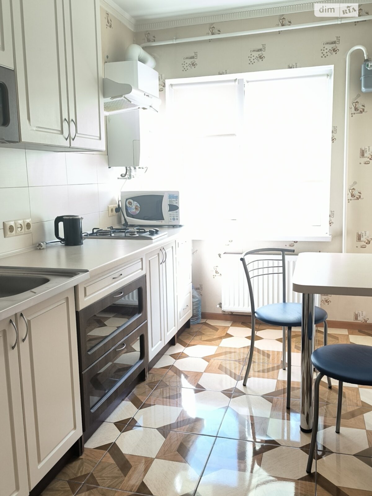 однокімнатна квартира в Одесі, район Слободка, на вул. Романтиків 25 в довготривалу оренду помісячно фото 1