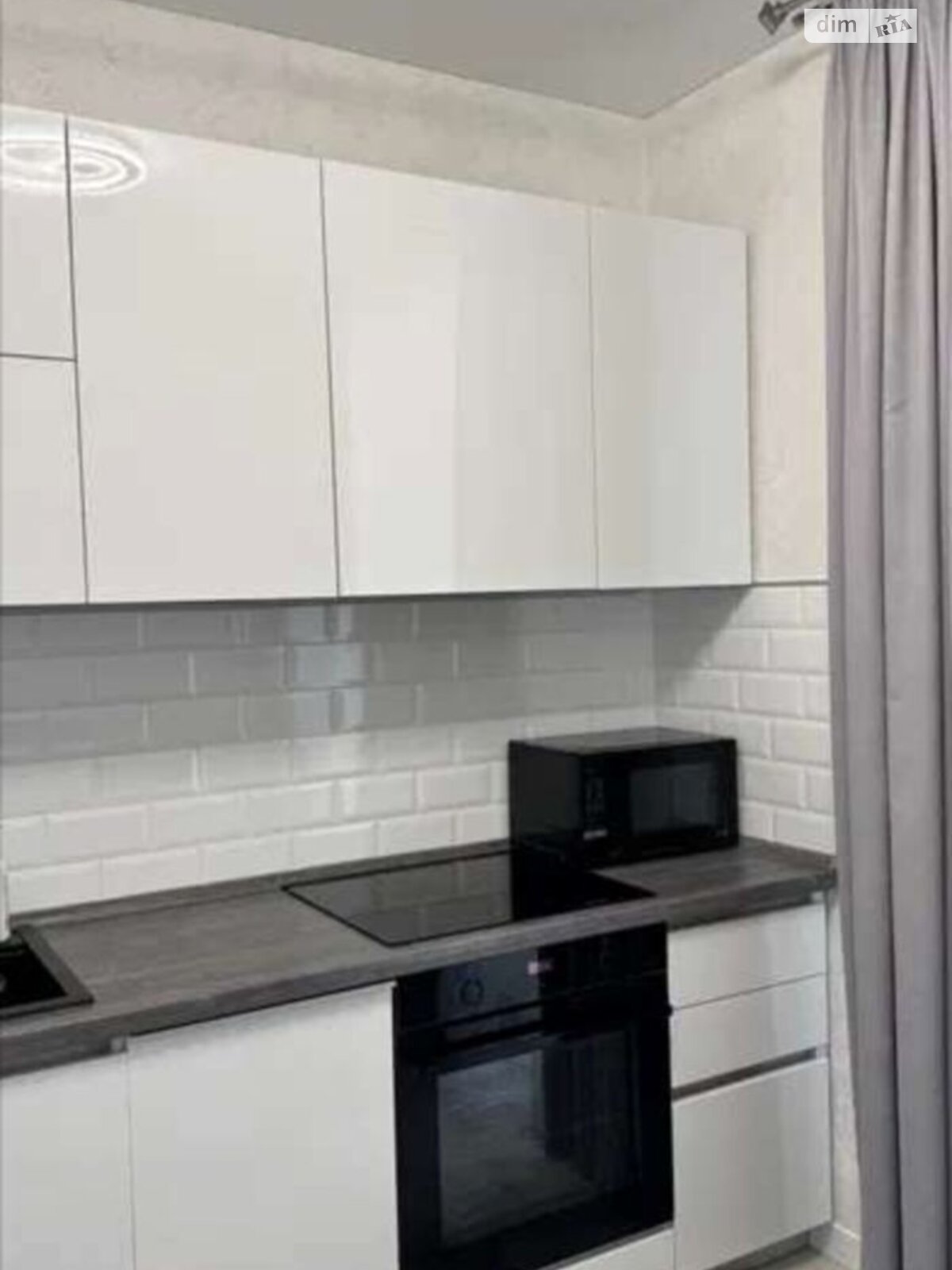 однокомнатная квартира в Одессе, район Слободка, на ул. Виталия Нестеренко 1Б в аренду на долгий срок помесячно фото 1