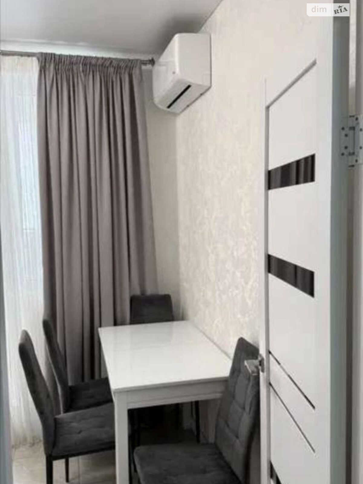 однокомнатная квартира в Одессе, район Слободка, на ул. Виталия Нестеренко 1Б в аренду на долгий срок помесячно фото 1