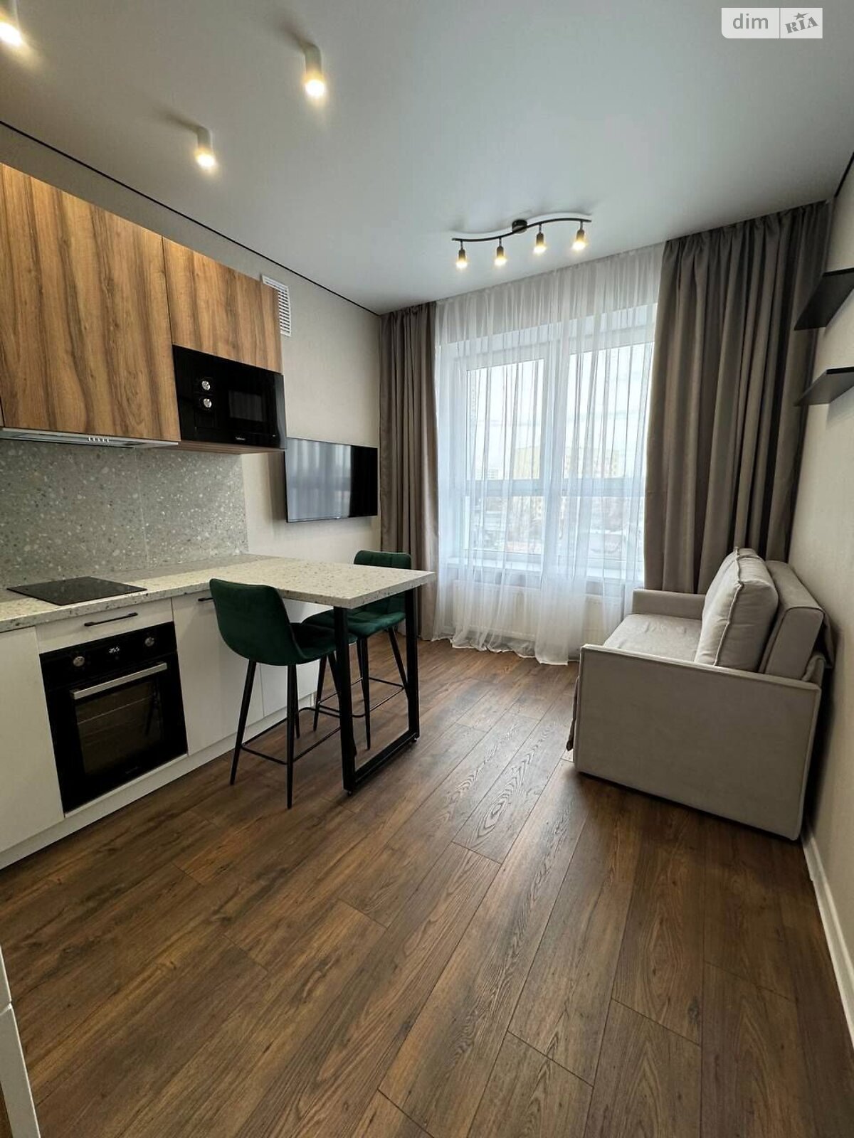 двухкомнатная квартира в Одессе, район Слободка, на ул. Виталия Нестеренко 1Б в аренду на долгий срок помесячно фото 1 двухкомнатная квартира в Одессе, район Слободка, на ул. Виталия Нестеренко 1Б в аренду на долгий срок помесячно фото 1