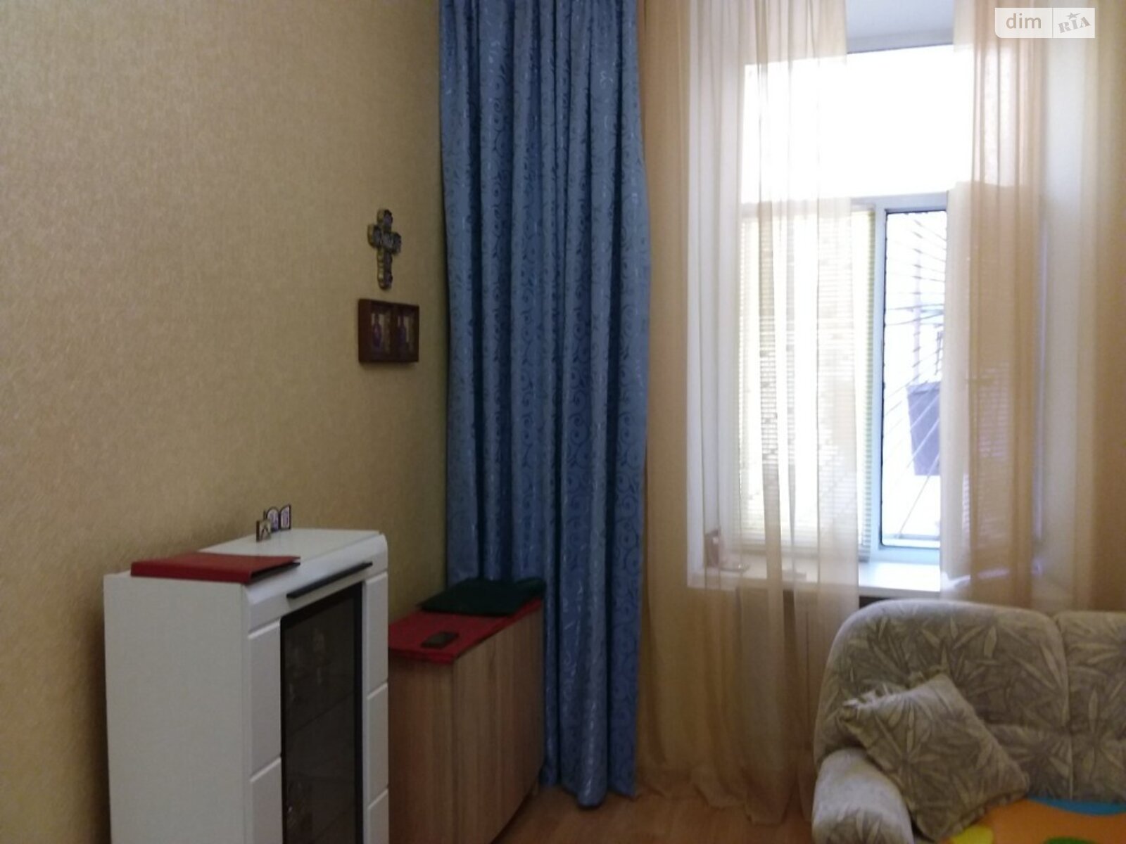 однокомнатная квартира с мебелью в Одессе, на ул. Среднефонтанская 10 в аренду на долгий срок помесячно фото 1