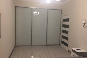 однокімнатна квартира в Одесі, район Середній Фонтан, на дор. Фонтанська 58/3 в довготривалу оренду помісячно фото 2