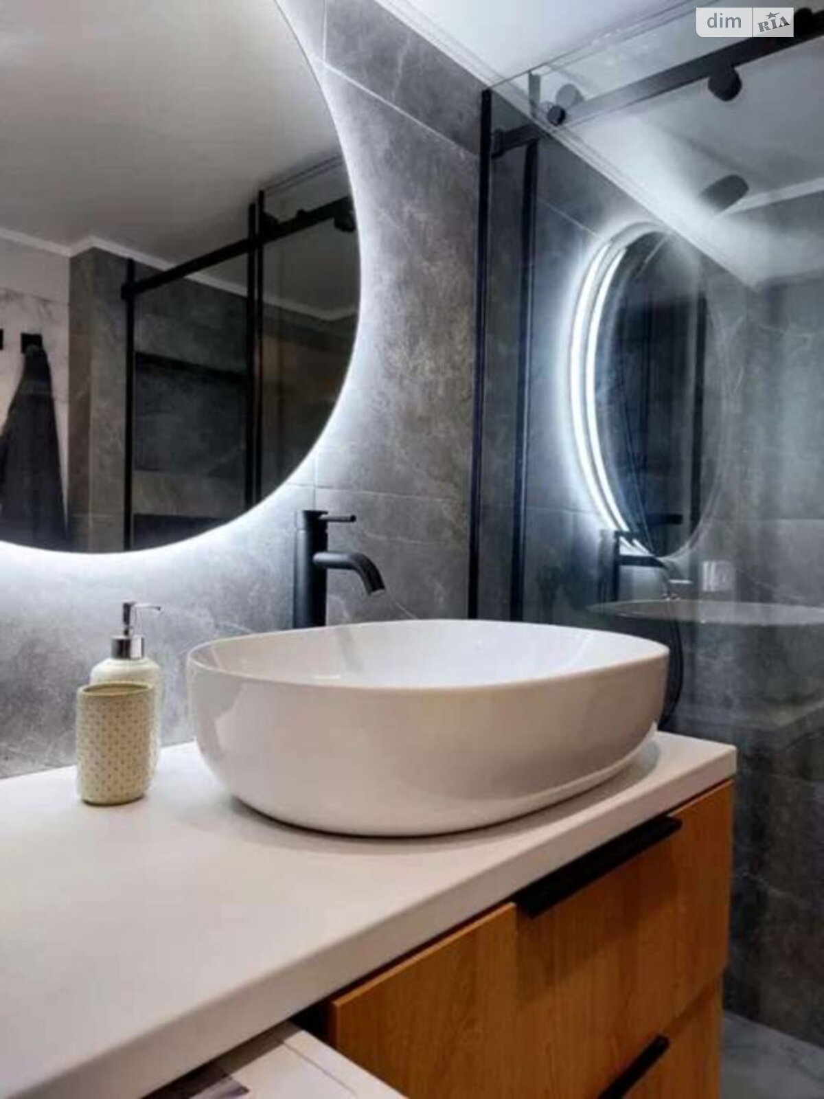 трехкомнатная квартира в Одессе, район Средний Фонтан, на ул. Одесской громады 7 в аренду на долгий срок помесячно фото 1