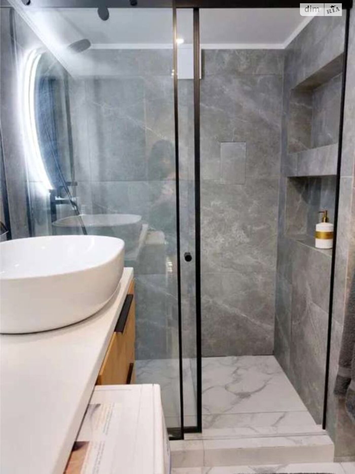 трехкомнатная квартира в Одессе, район Средний Фонтан, на ул. Одесской громады 7 в аренду на долгий срок помесячно фото 1