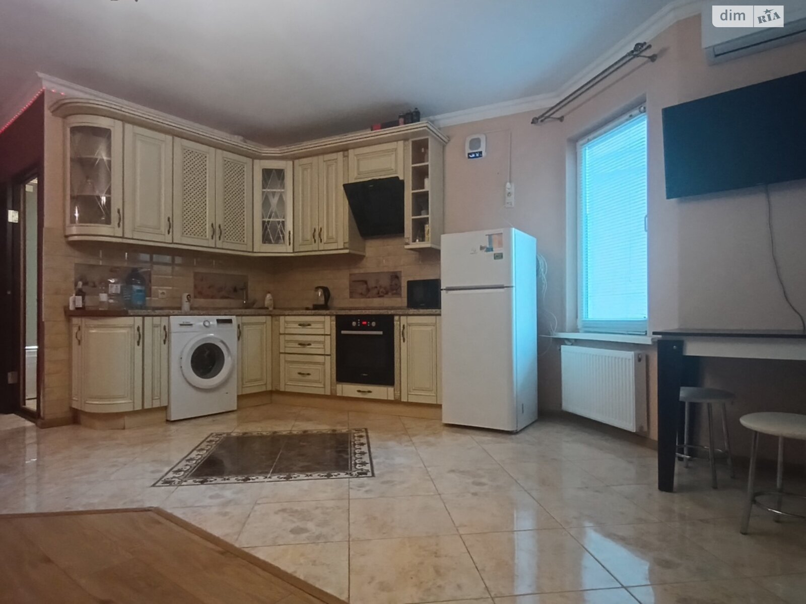 однокімнатна квартира з ремонтом в Одесі, район Таїрова, на вул. 8-а Лінія Люстдорфської дороги 7/1 в довготривалу оренду помісячно фото 1