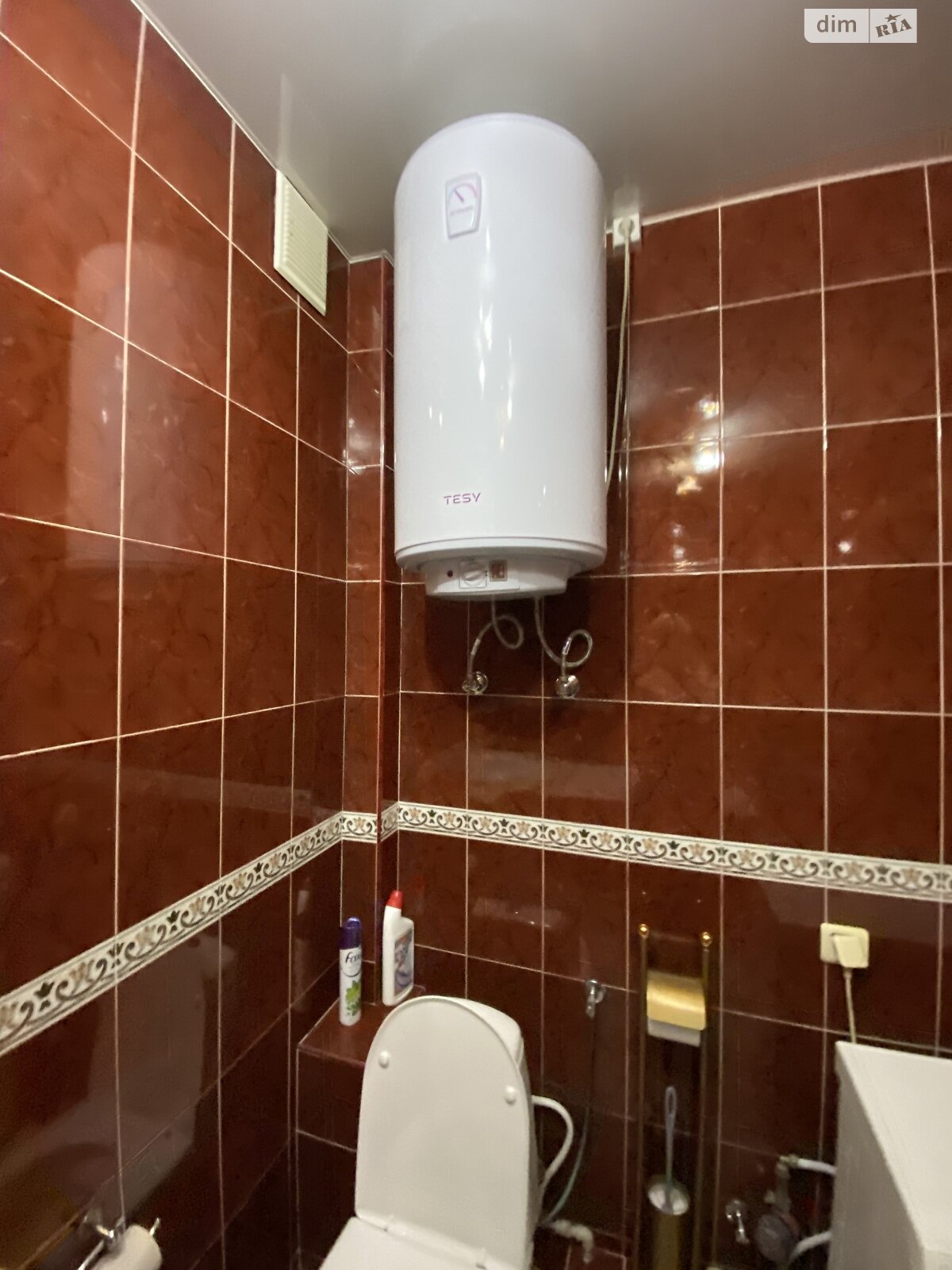 трехкомнатная квартира в Одессе, район Таирова, на ул. Евгения Чикаленко 63А в аренду на долгий срок помесячно фото 1