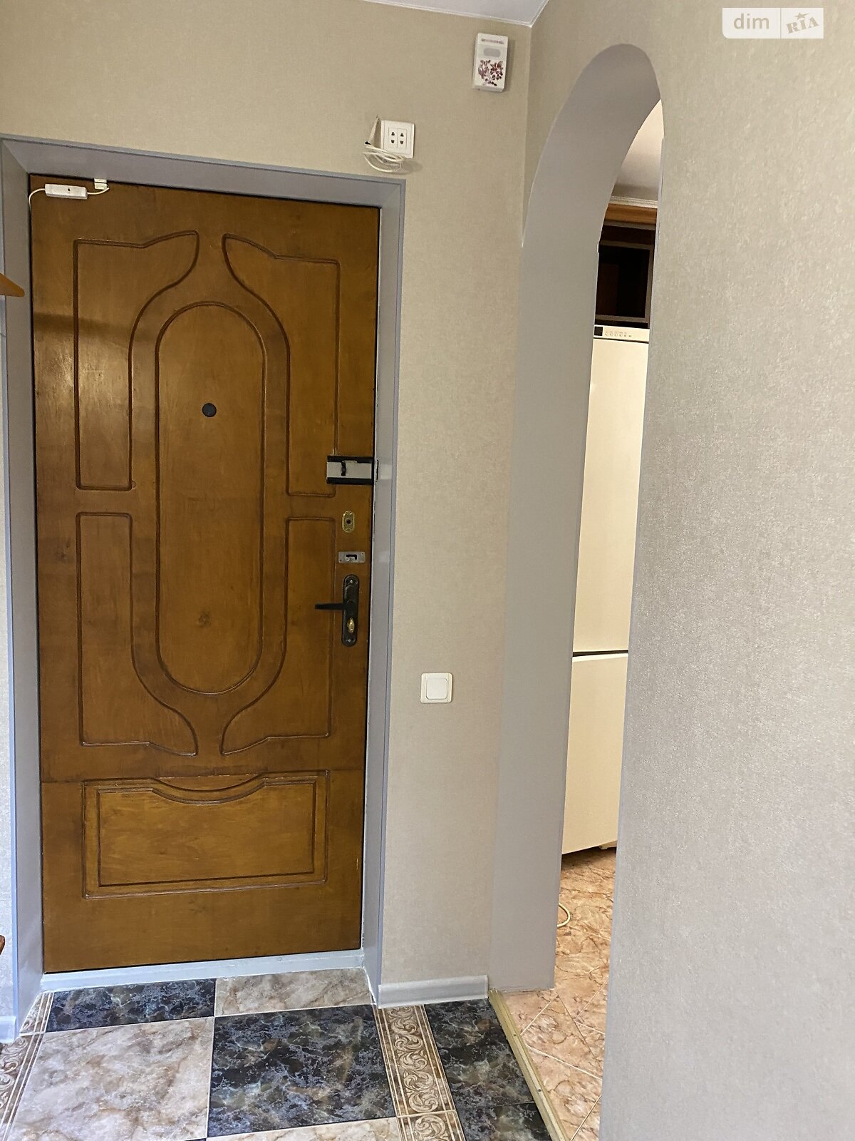 трехкомнатная квартира в Одессе, район Таирова, на ул. Евгения Чикаленко 63А в аренду на долгий срок помесячно фото 1