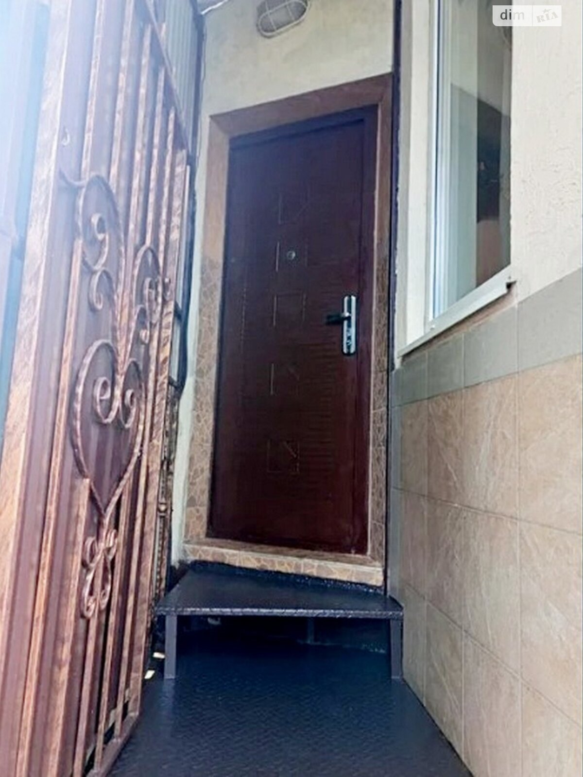 двухкомнатная квартира в Одессе, район Таирова, на ул. Линия 11-я 9 в аренду на долгий срок помесячно фото 1 двухкомнатная квартира в Одессе, район Таирова, на ул. Линия 11-я 9 в аренду на долгий срок помесячно фото 1