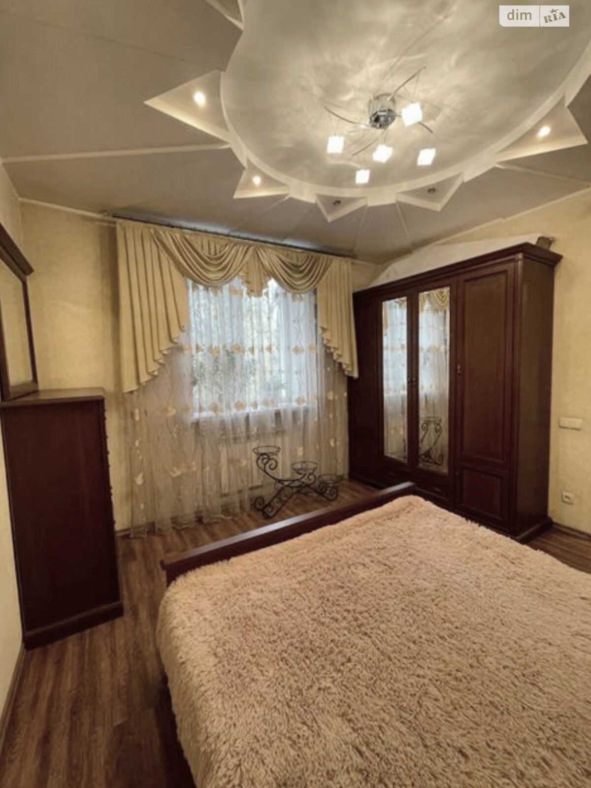 трехкомнатная квартира в Одессе, район Таирова, на просп. Небесной Сотни 6 в аренду на долгий срок помесячно фото 1 трехкомнатная квартира в Одессе, район Таирова, на просп. Небесной Сотни 6 в аренду на долгий срок помесячно фото 1