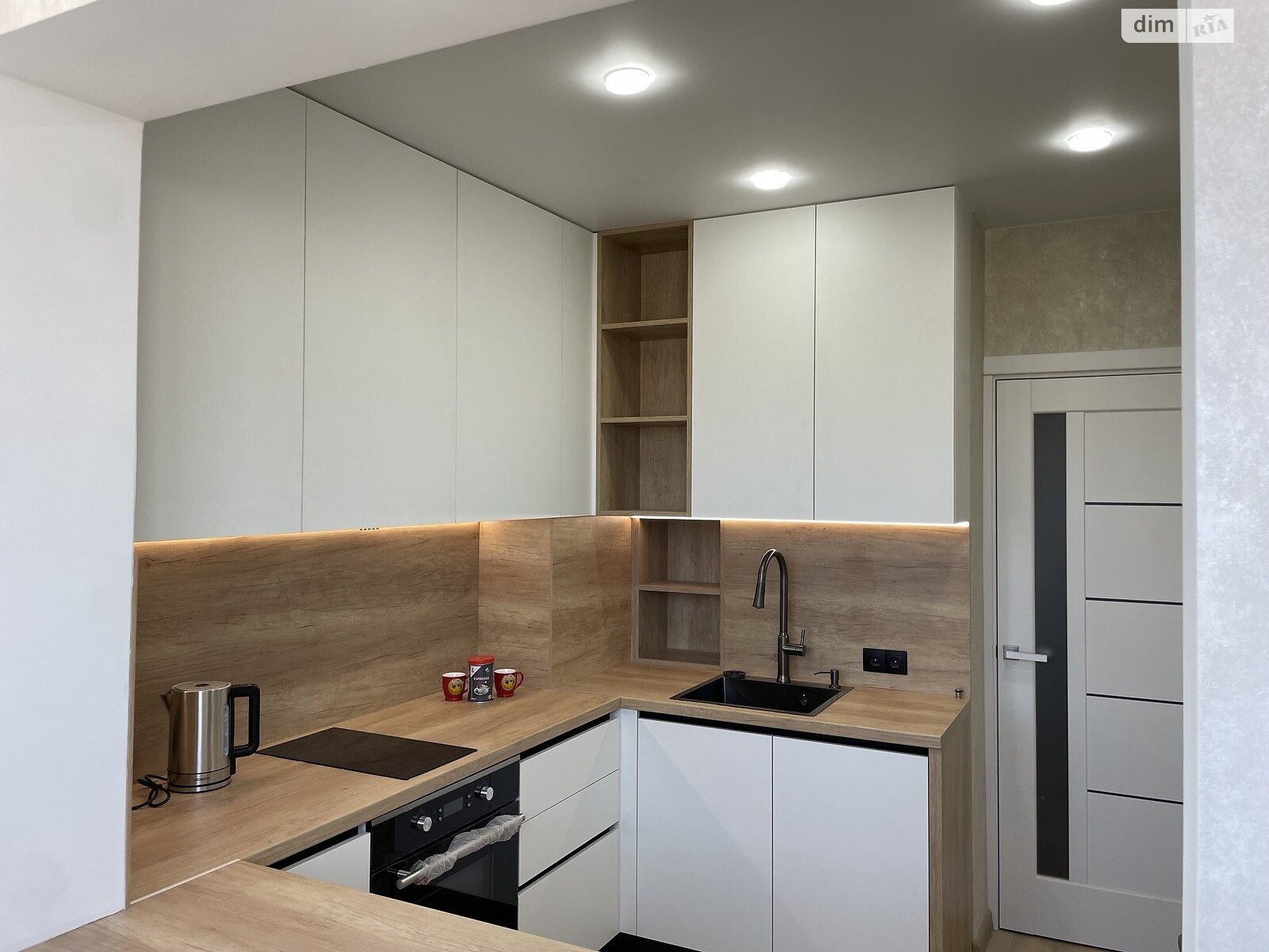 однокомнатная квартира в Одессе, район Таирова, на просп. Небесной Сотни 79Б в аренду на долгий срок помесячно фото 1 однокомнатная квартира в Одессе, район Таирова, на просп. Небесной Сотни 79Б в аренду на долгий срок помесячно фото 1