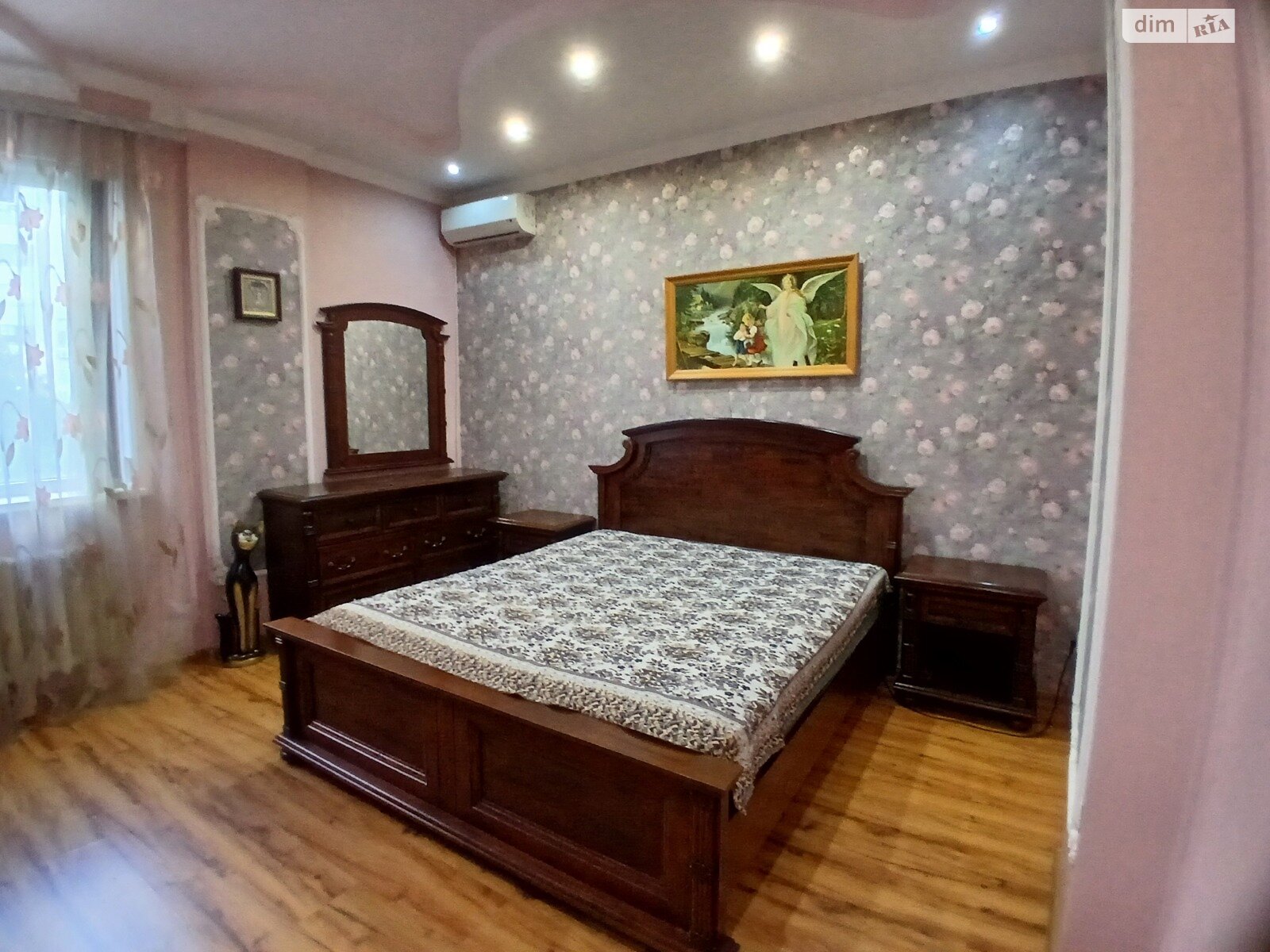 двухкомнатная квартира в Одессе, район Таирова, на просп. Небесной Сотни 3А корпус 3 в аренду на долгий срок помесячно фото 1 двухкомнатная квартира в Одессе, район Таирова, на просп. Небесной Сотни 3А корпус 3 в аренду на долгий срок помесячно фото 1