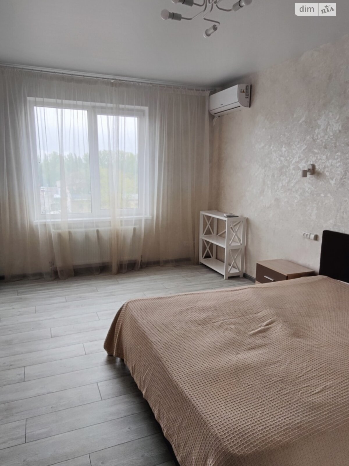 двухкомнатная квартира в Одессе, район Таирова, на мас. Радужный 24 в аренду на долгий срок помесячно фото 1