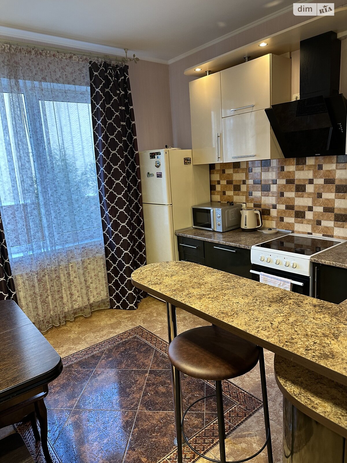 однокімнатна квартира в Одесі, район Таїрова, на мас. Радужний 19/1 в довготривалу оренду помісячно фото 1