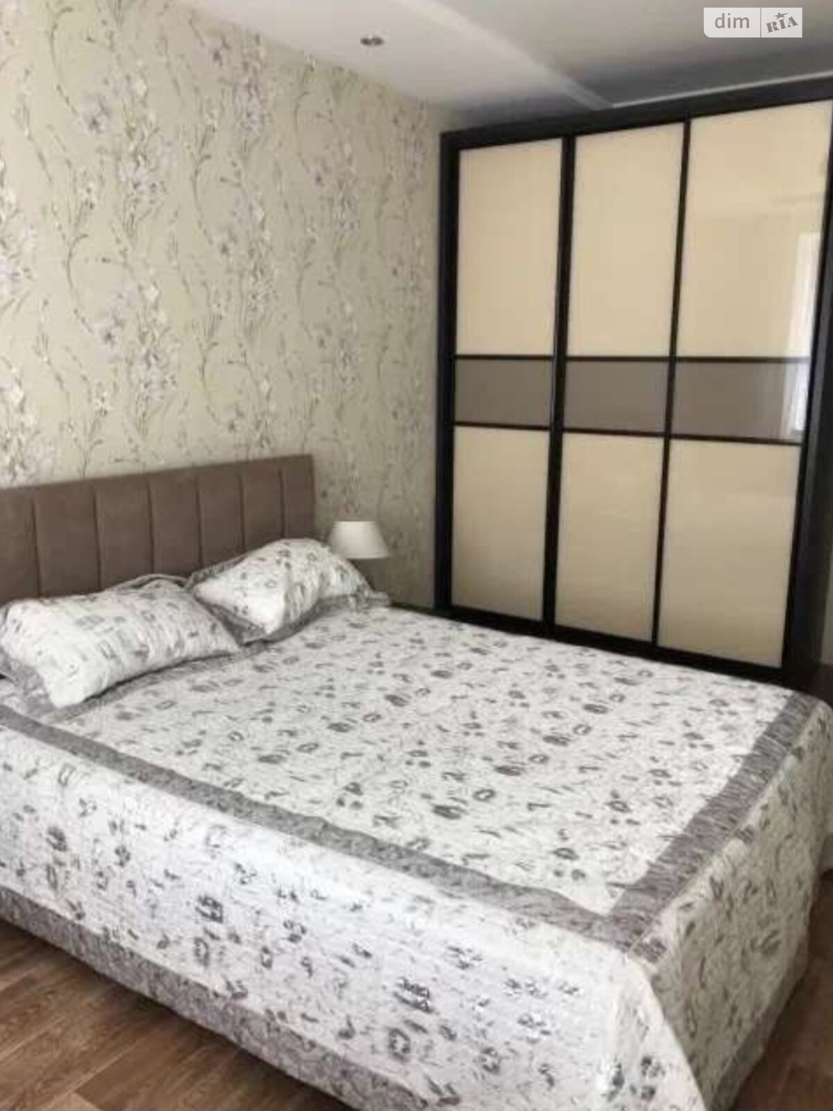 двухкомнатная квартира в Одессе, район Таирова, на ул. Тополевая в аренду на долгий срок помесячно фото 1