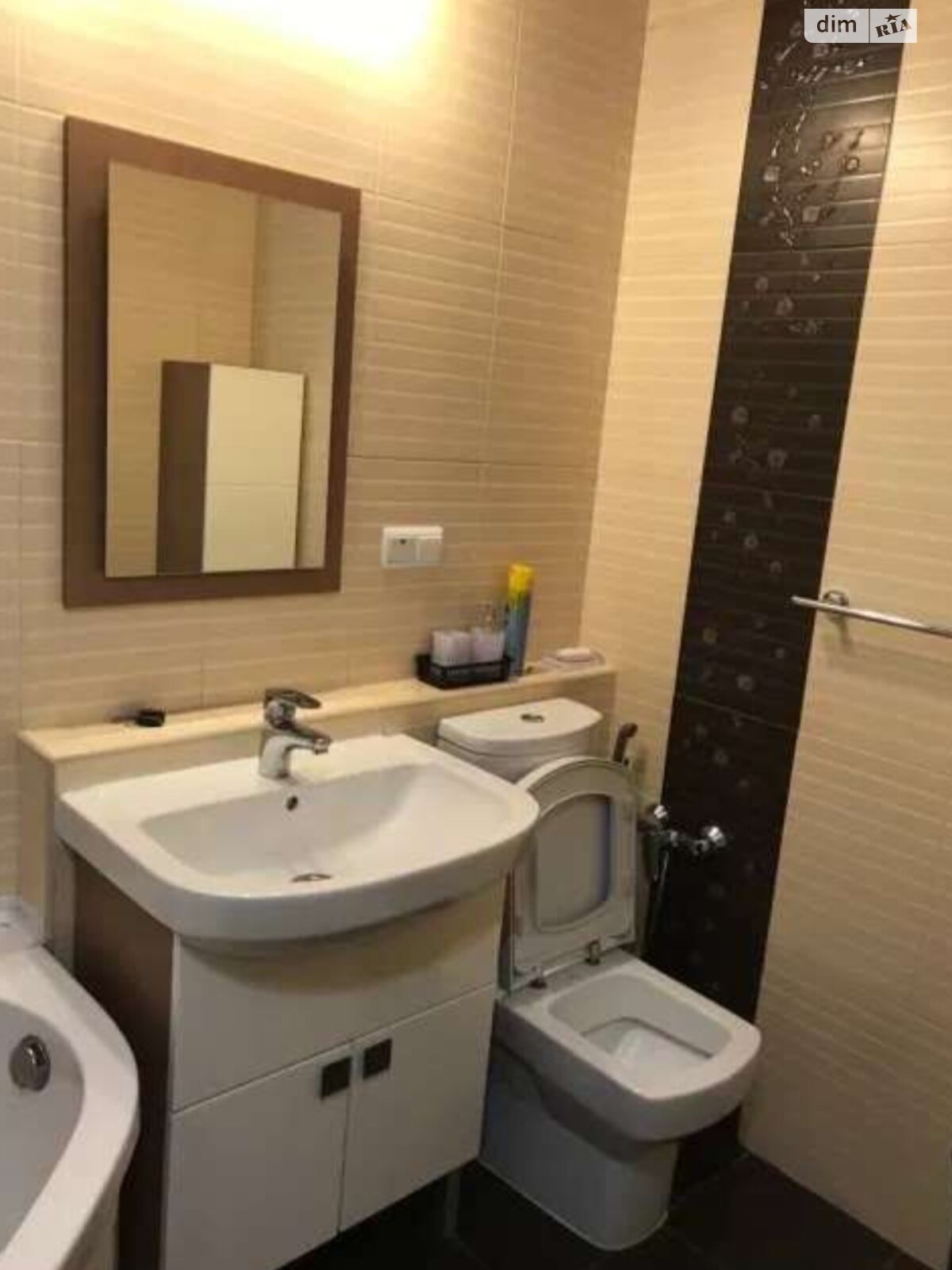 двухкомнатная квартира в Одессе, район Таирова, на ул. Тополевая в аренду на долгий срок помесячно фото 1