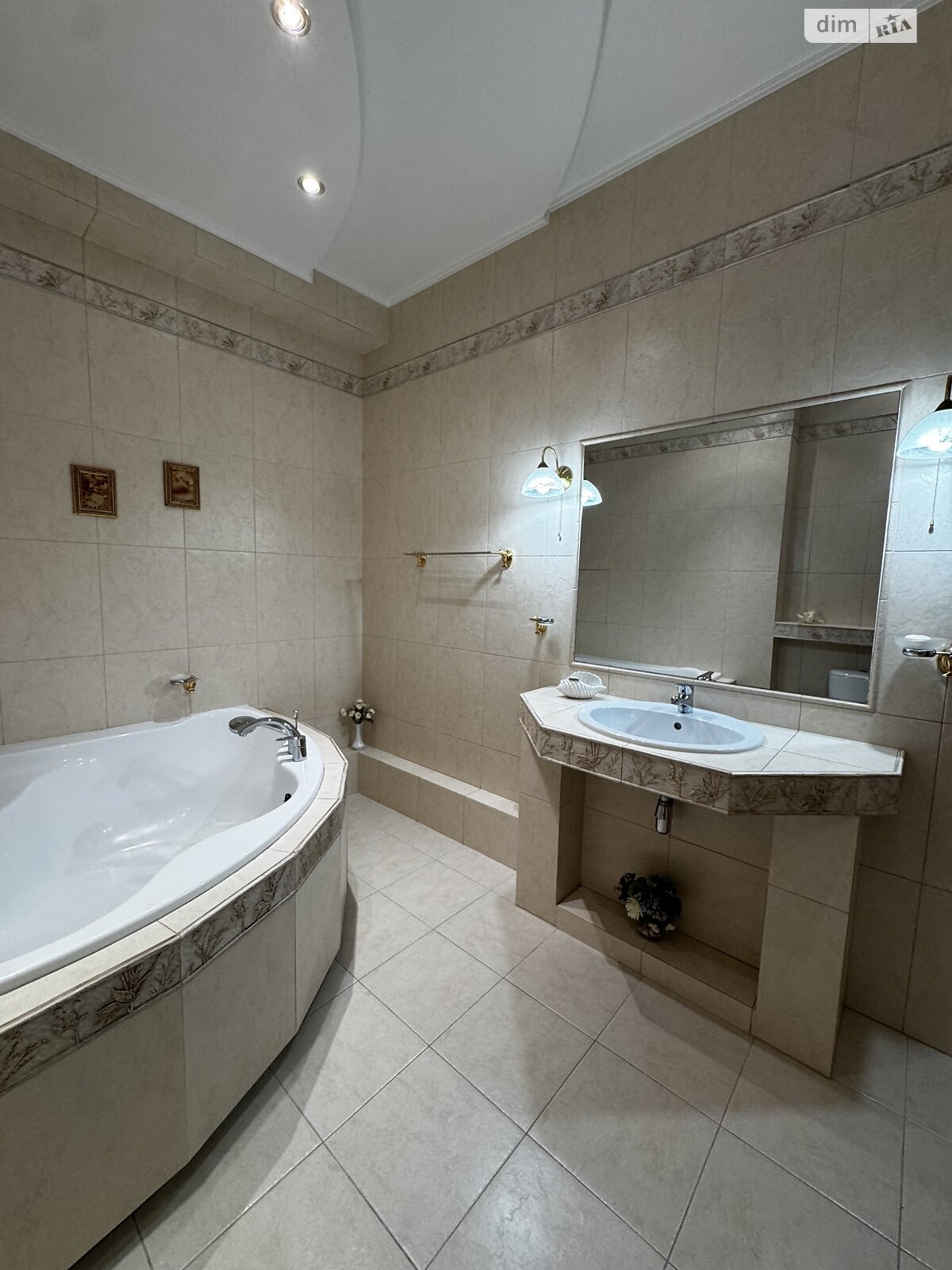 двокімнатна квартира в Одесі, район Таїрова, на вул. Люстдорфська дорога 140/1 в довготривалу оренду помісячно фото 1 двокімнатна квартира в Одесі, район Таїрова, на вул. Люстдорфська дорога 140/1 в довготривалу оренду помісячно фото 1