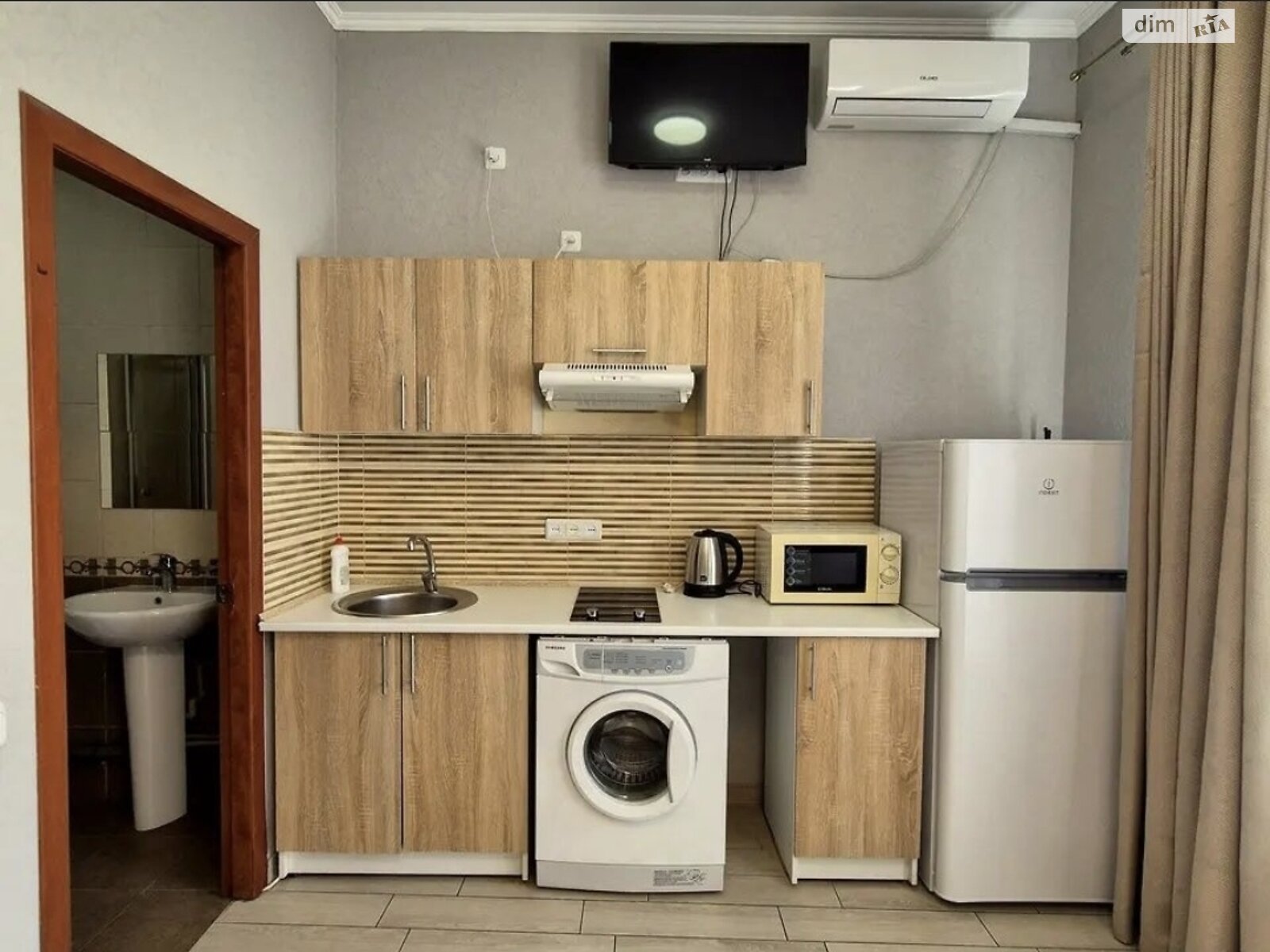 однокімнатна квартира в Одесі, район Центр, на просп. Олександрівський 5 в довготривалу оренду помісячно фото 1 однокімнатна квартира в Одесі, район Центр, на просп. Олександрівський 5 в довготривалу оренду помісячно фото 1