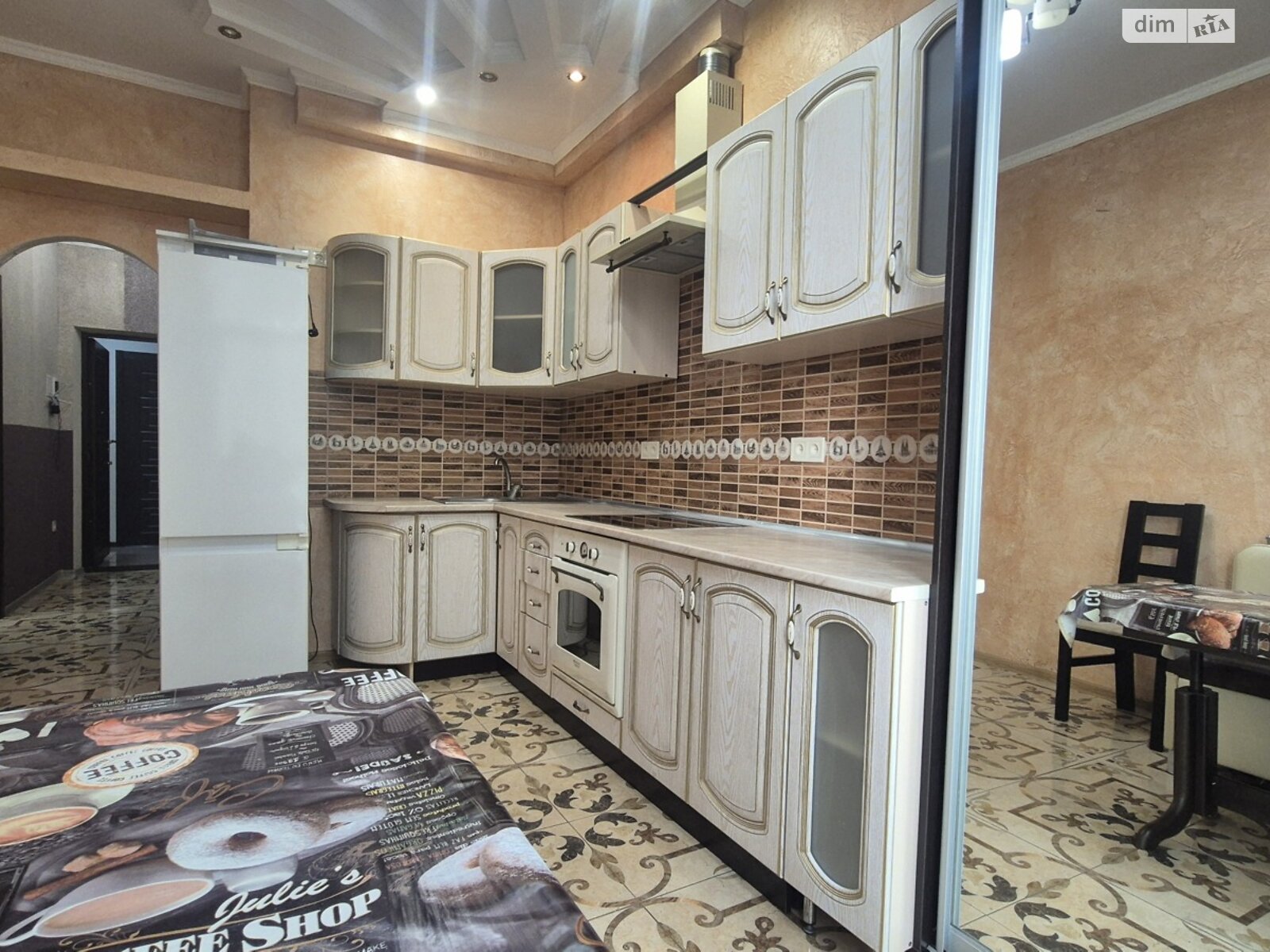 однокомнатная квартира в Одессе, район Центр, на ул. Асташкина 29 в аренду на долгий срок помесячно фото 1