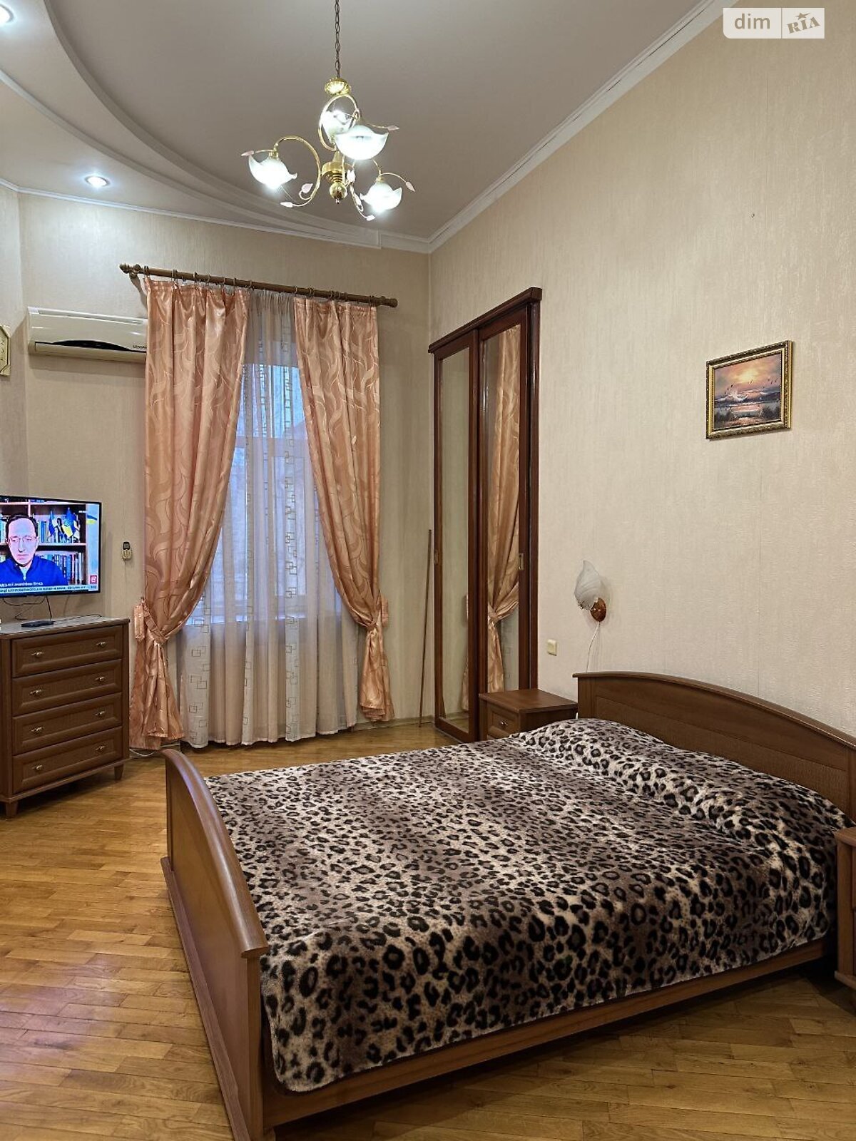 трехкомнатная квартира в Одессе, район Центр, на ул. Бунина в аренду на долгий срок помесячно фото 1