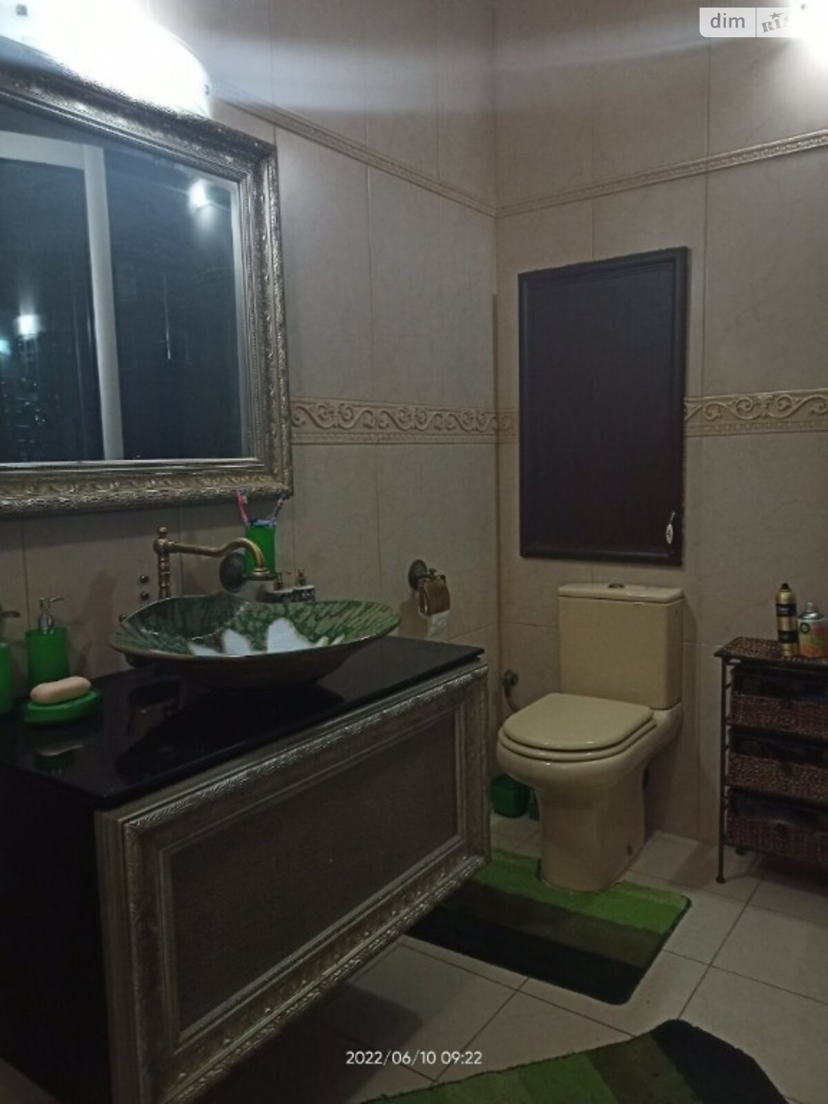 трехкомнатная квартира с мебелью в Одессе, район Центр, на ул. Дюковская 8 в аренду на долгий срок помесячно фото 1