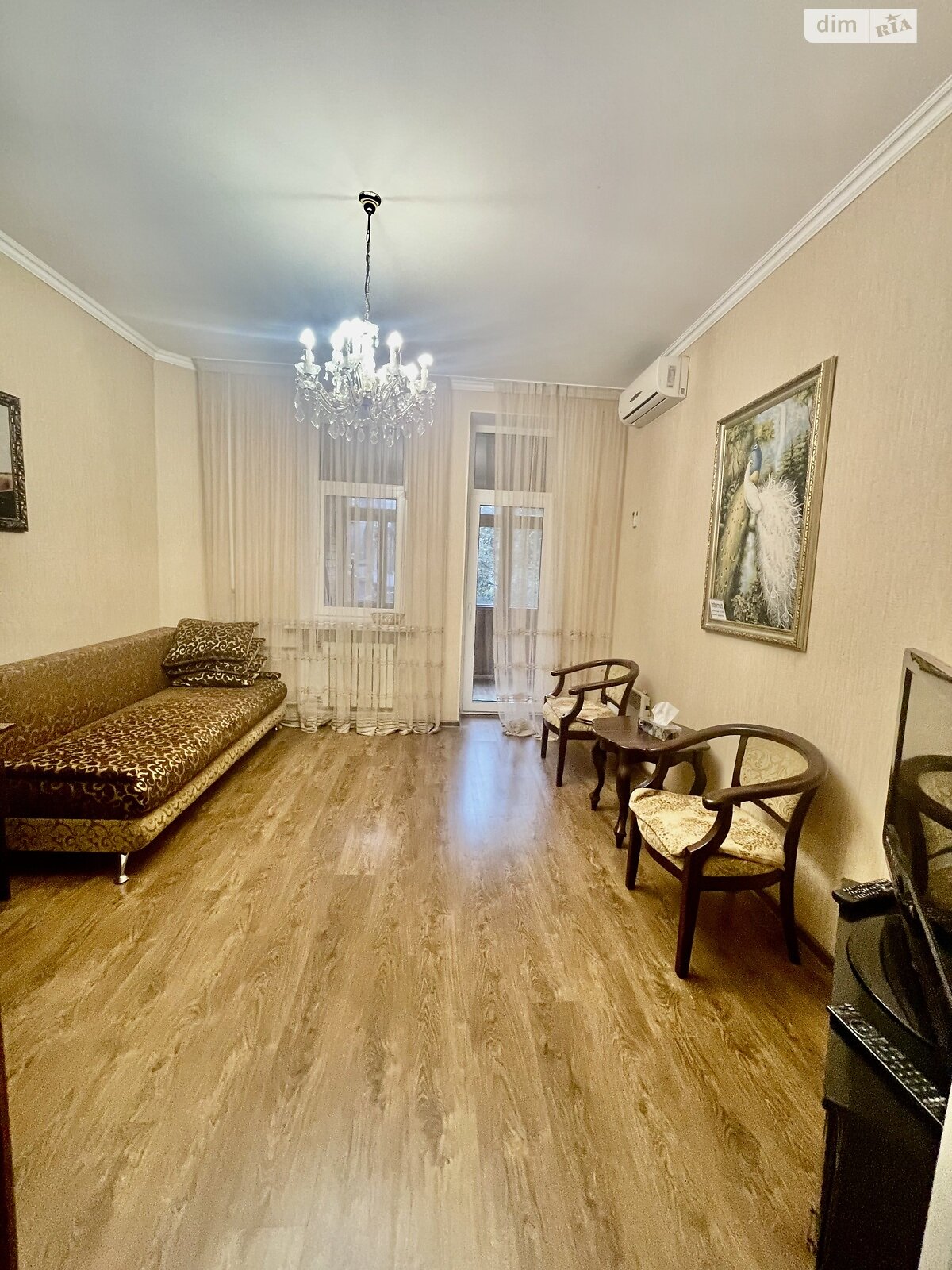 трехкомнатная квартира с ремонтом в Одессе, район Центр, на ул. Греческая 43 в аренду на долгий срок помесячно фото 1
