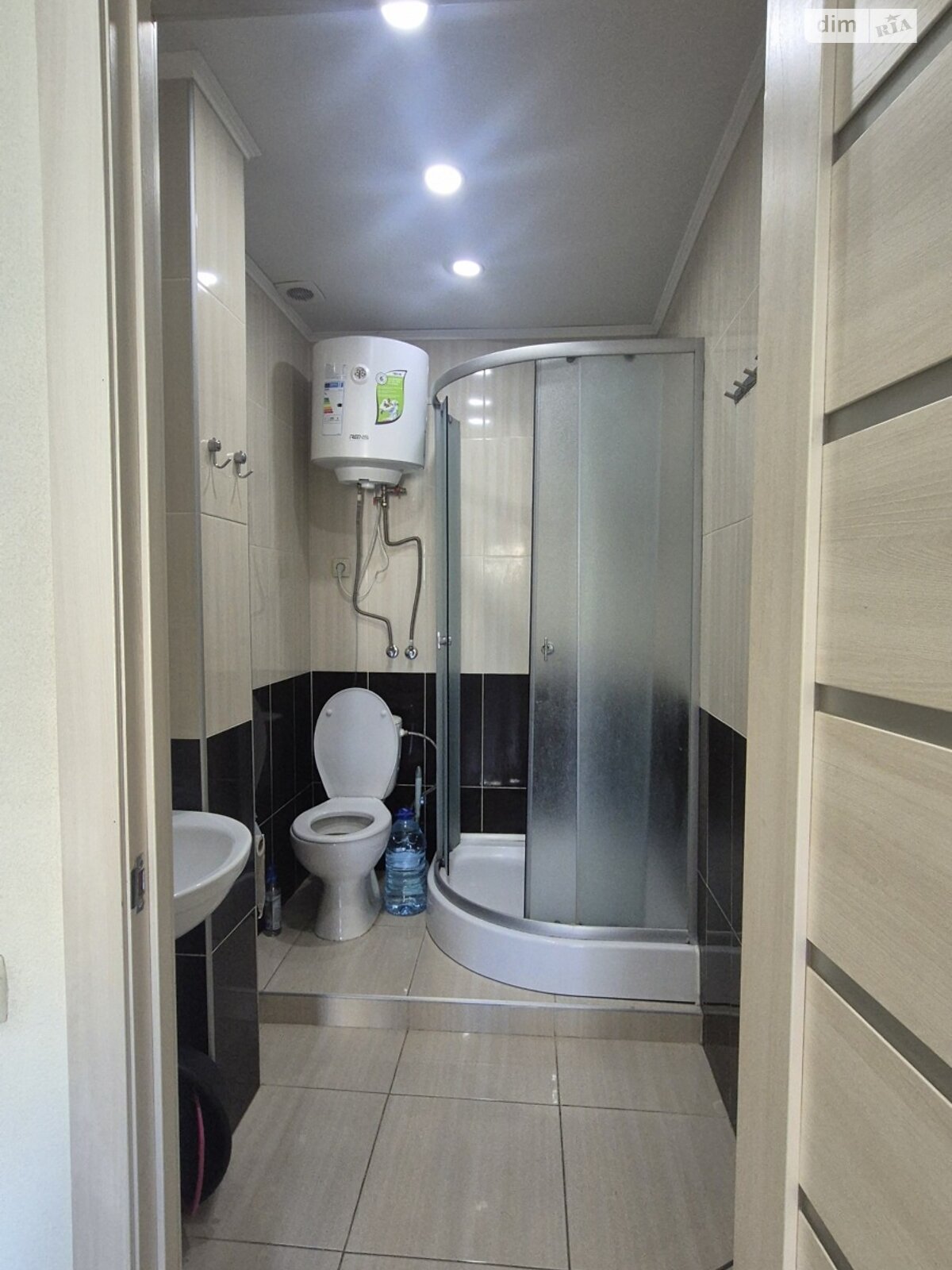 однокімнатна квартира в Одесі, район Центр, на вул. Грецька 35 в довготривалу оренду помісячно фото 1