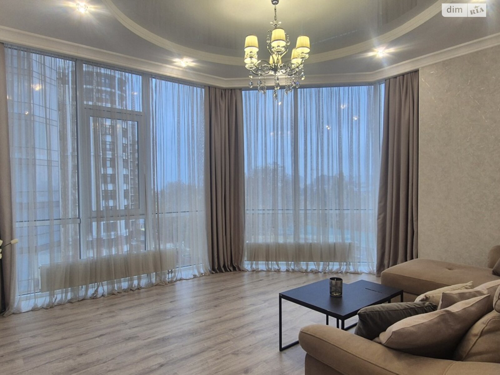 двокімнатна квартира в Одесі, район Центр, на бул. Італійський 1Б в довготривалу оренду помісячно фото 1