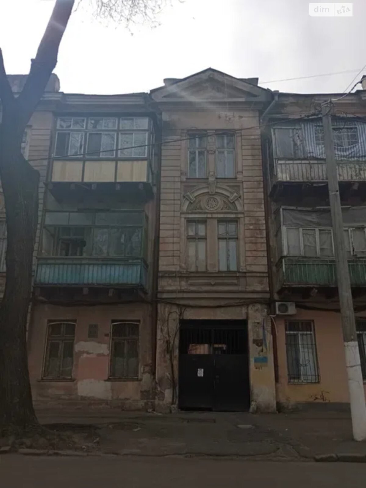 трехкомнатная квартира в Одессе, район Центр, на ул. Лейтенанта Шмидта в аренду на долгий срок помесячно фото 1