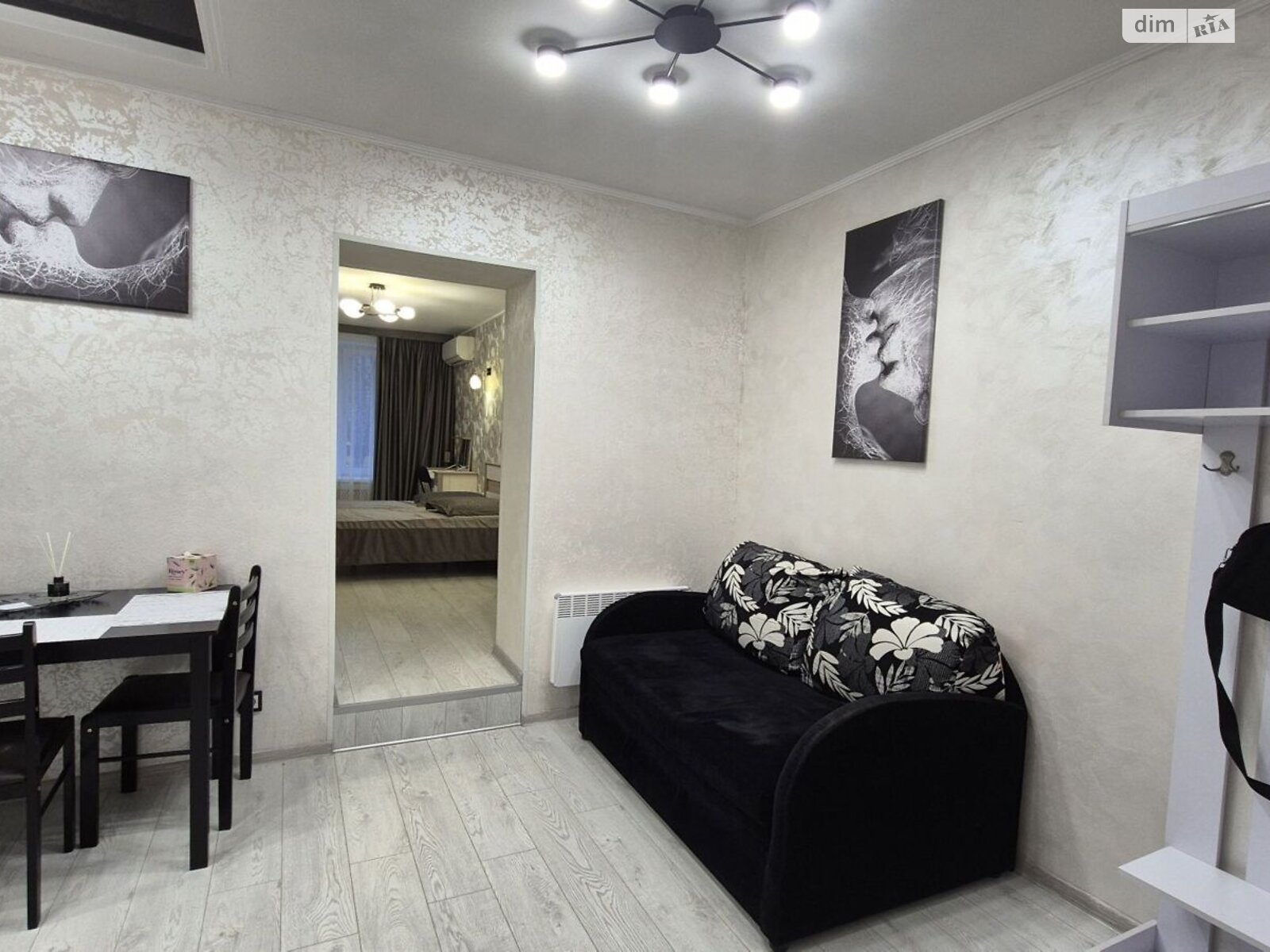 однокімнатна квартира в Одесі, район Центр, на вул. Ніни Строкатої 37 в довготривалу оренду помісячно фото 1