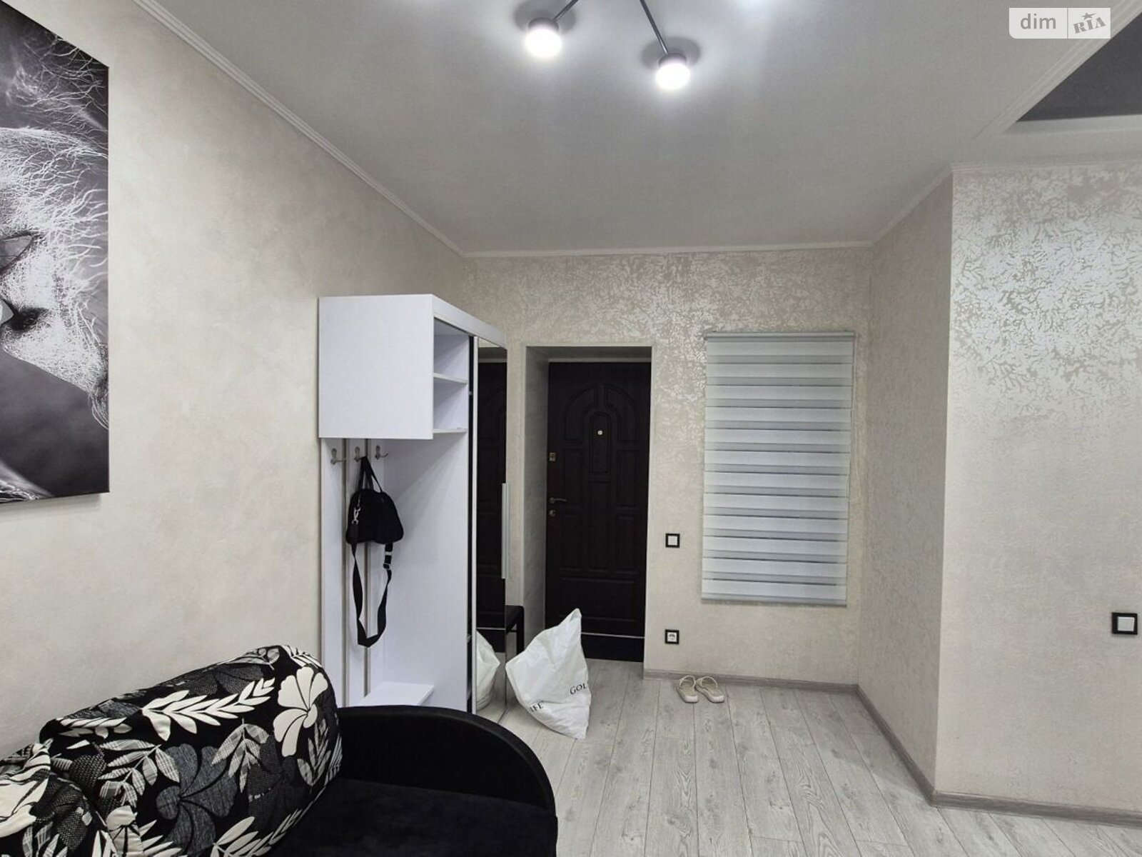 однокімнатна квартира в Одесі, район Центр, на вул. Ніни Строкатої 37 в довготривалу оренду помісячно фото 1