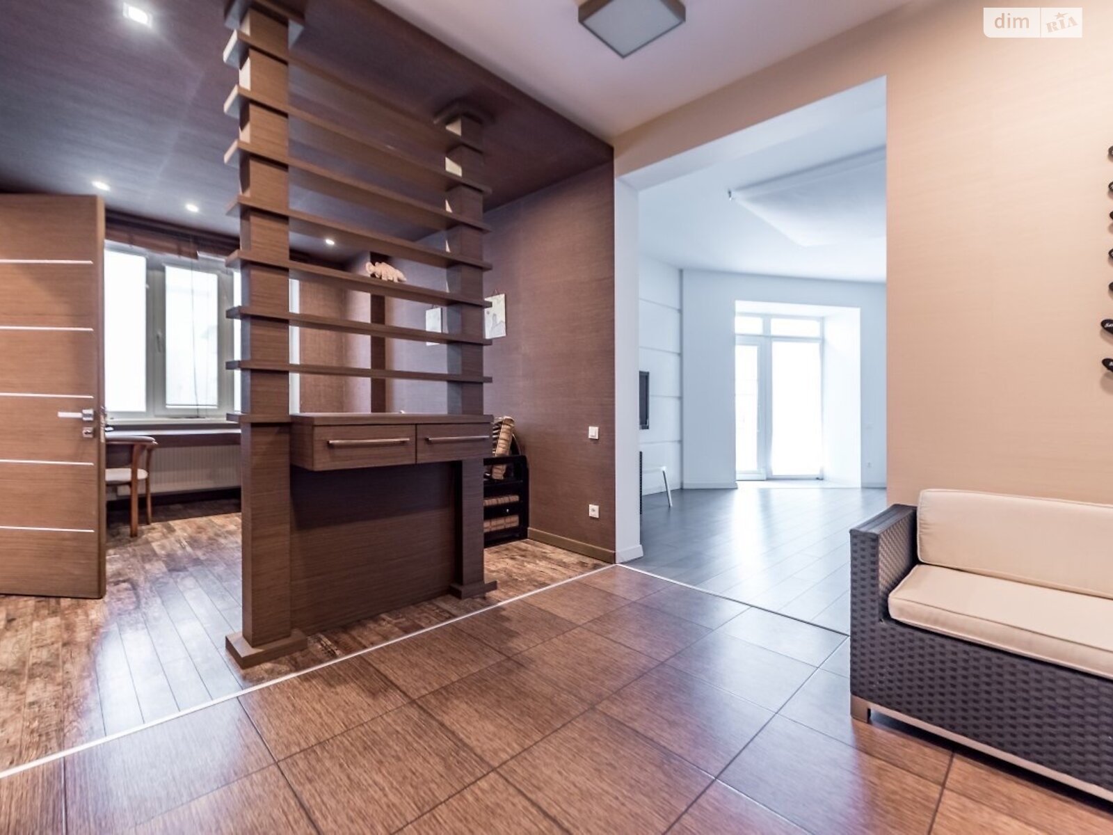 трикімнатна квартира з меблями в Одесі, район Центр, на вул. Пантелеймонівська 88/1 в довготривалу оренду помісячно фото 1