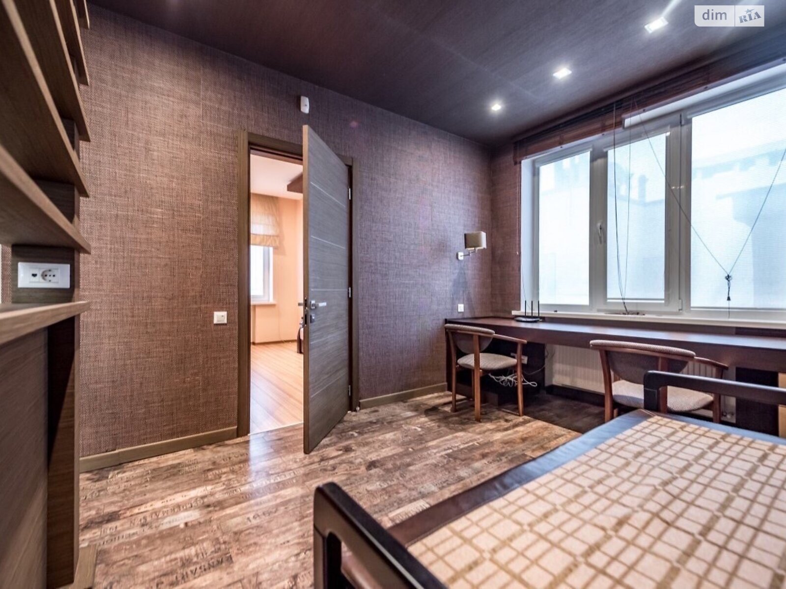 трикімнатна квартира з меблями в Одесі, район Центр, на вул. Пантелеймонівська 88/1 в довготривалу оренду помісячно фото 1