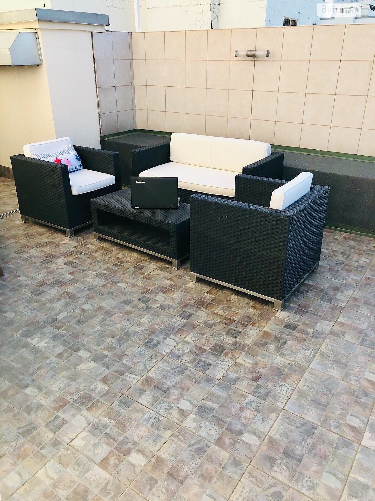 трикімнатна квартира з меблями в Одесі, район Центр, на вул. Пантелеймонівська 88/1 в довготривалу оренду помісячно фото 1