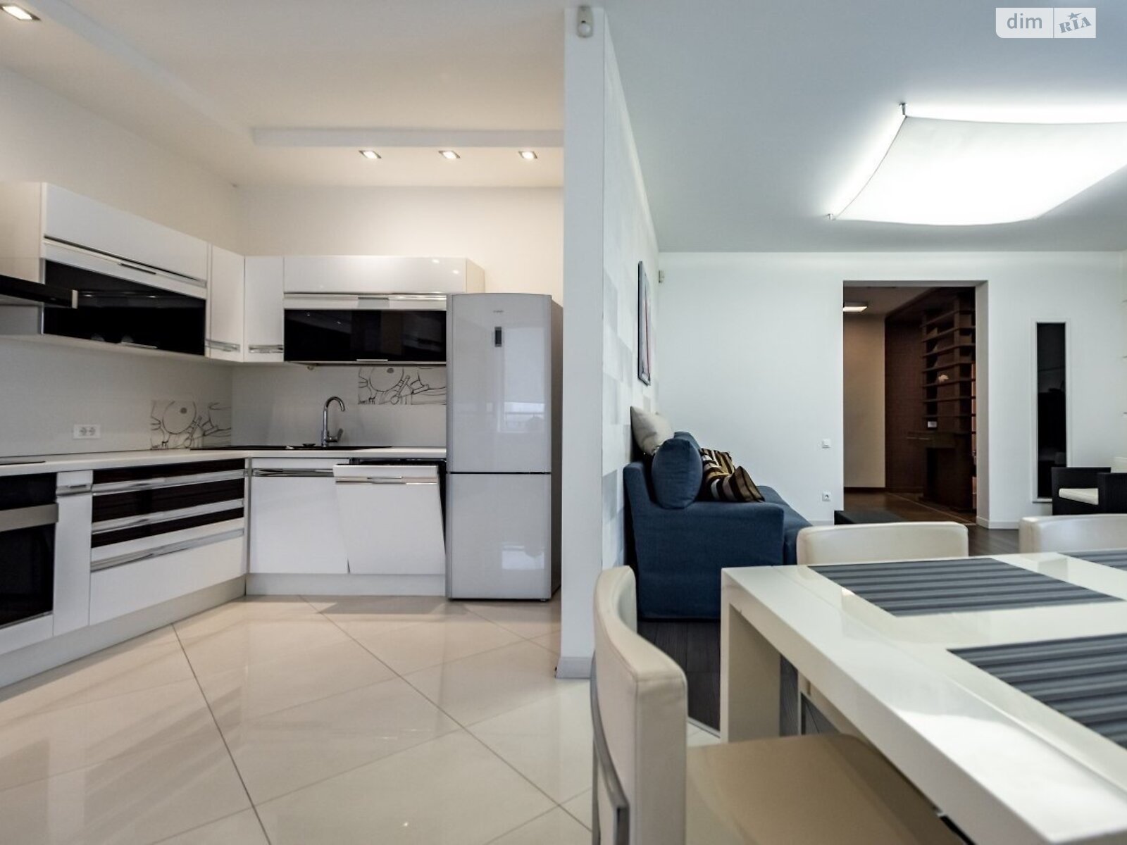 трикімнатна квартира в Одесі, район Центр, на вул. Пантелеймонівська 88/1 в довготривалу оренду помісячно фото 1