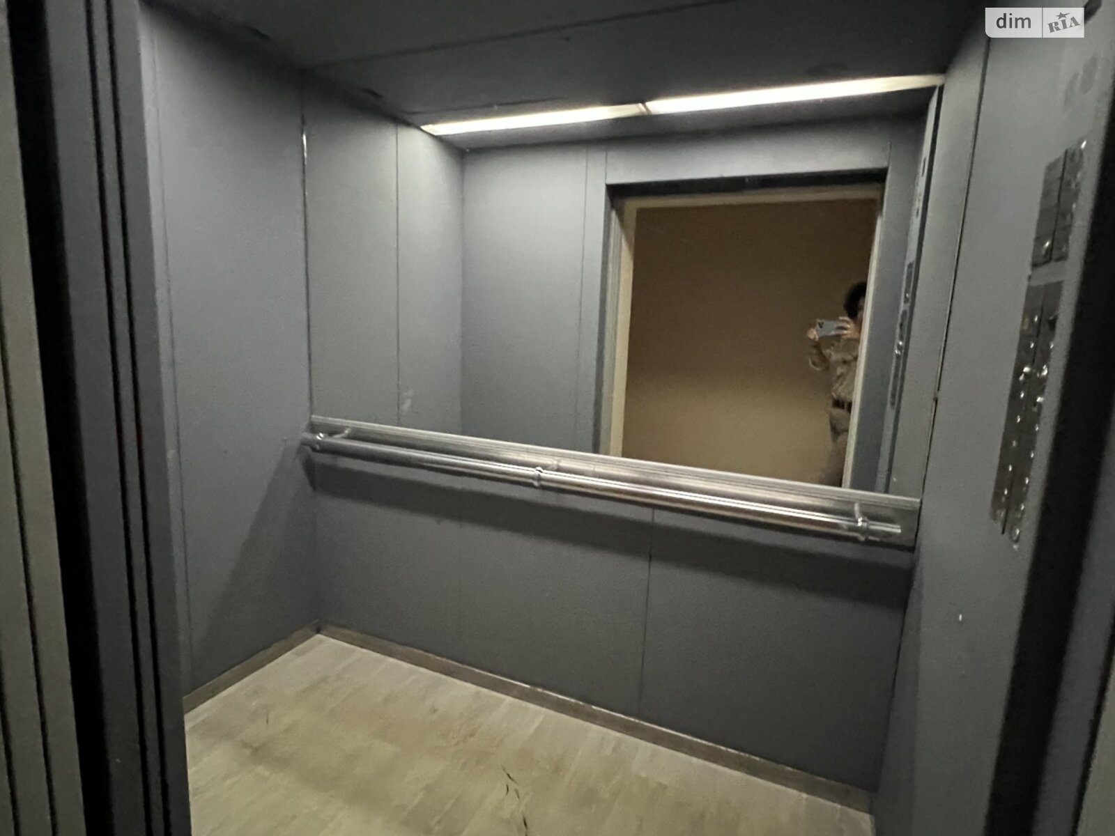 трикімнатна квартира в Одесі, район Центр, на вул. Пантелеймонівська 88/1 в довготривалу оренду помісячно фото 1