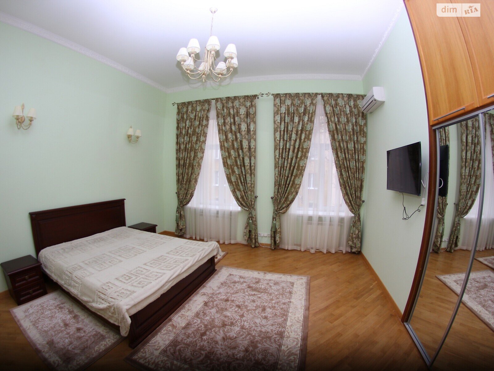 п`ятикімнатна квартира з ремонтом в Одесі, район Центр, на вул. Італійська 8 в довготривалу оренду помісячно фото 1 п`ятикімнатна квартира з ремонтом в Одесі, район Центр, на вул. Італійська 8 в довготривалу оренду помісячно фото 1