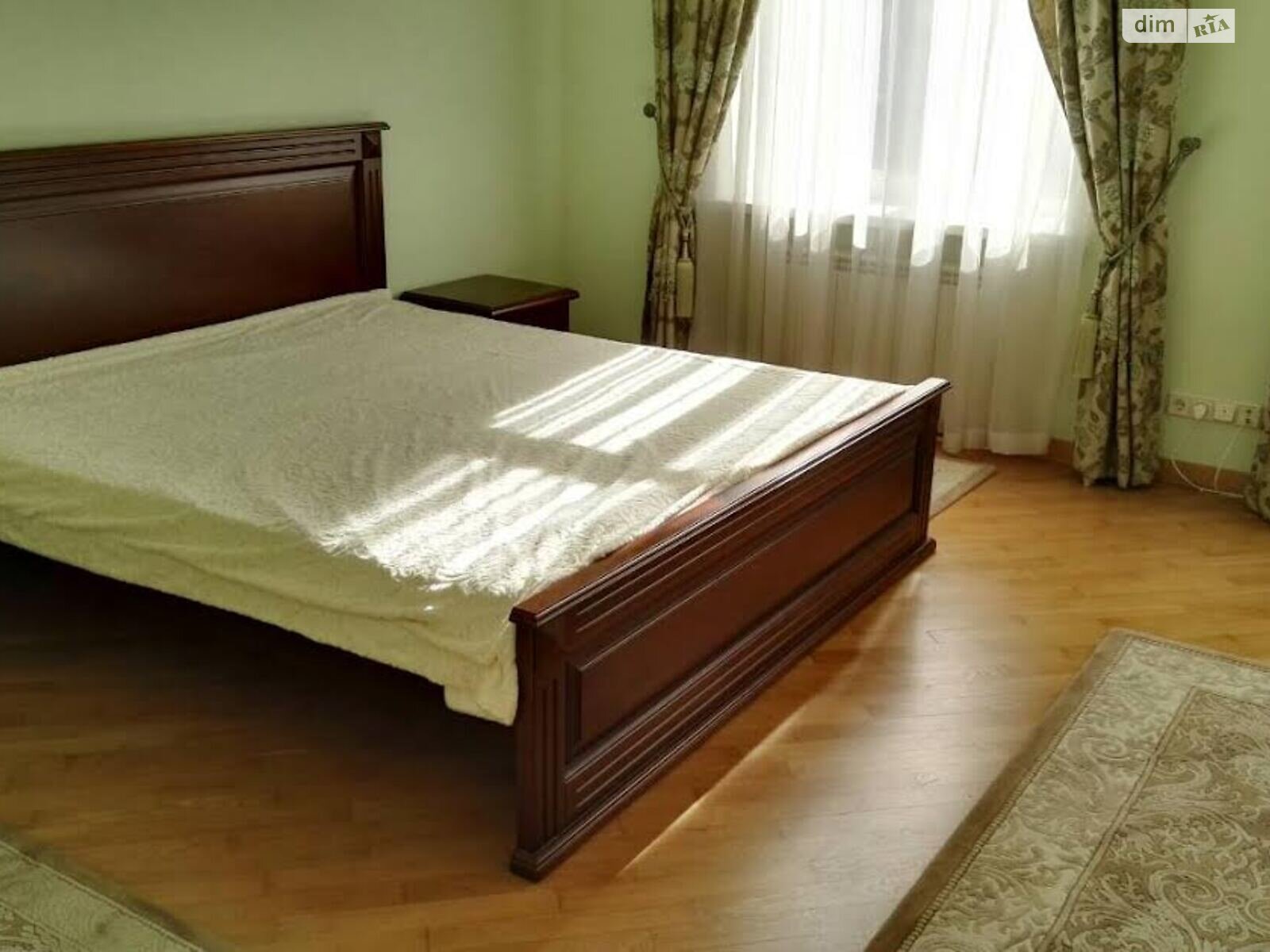 п`ятикімнатна квартира з ремонтом в Одесі, район Центр, на вул. Італійська 8 в довготривалу оренду помісячно фото 1 п`ятикімнатна квартира з ремонтом в Одесі, район Центр, на вул. Італійська 8 в довготривалу оренду помісячно фото 1