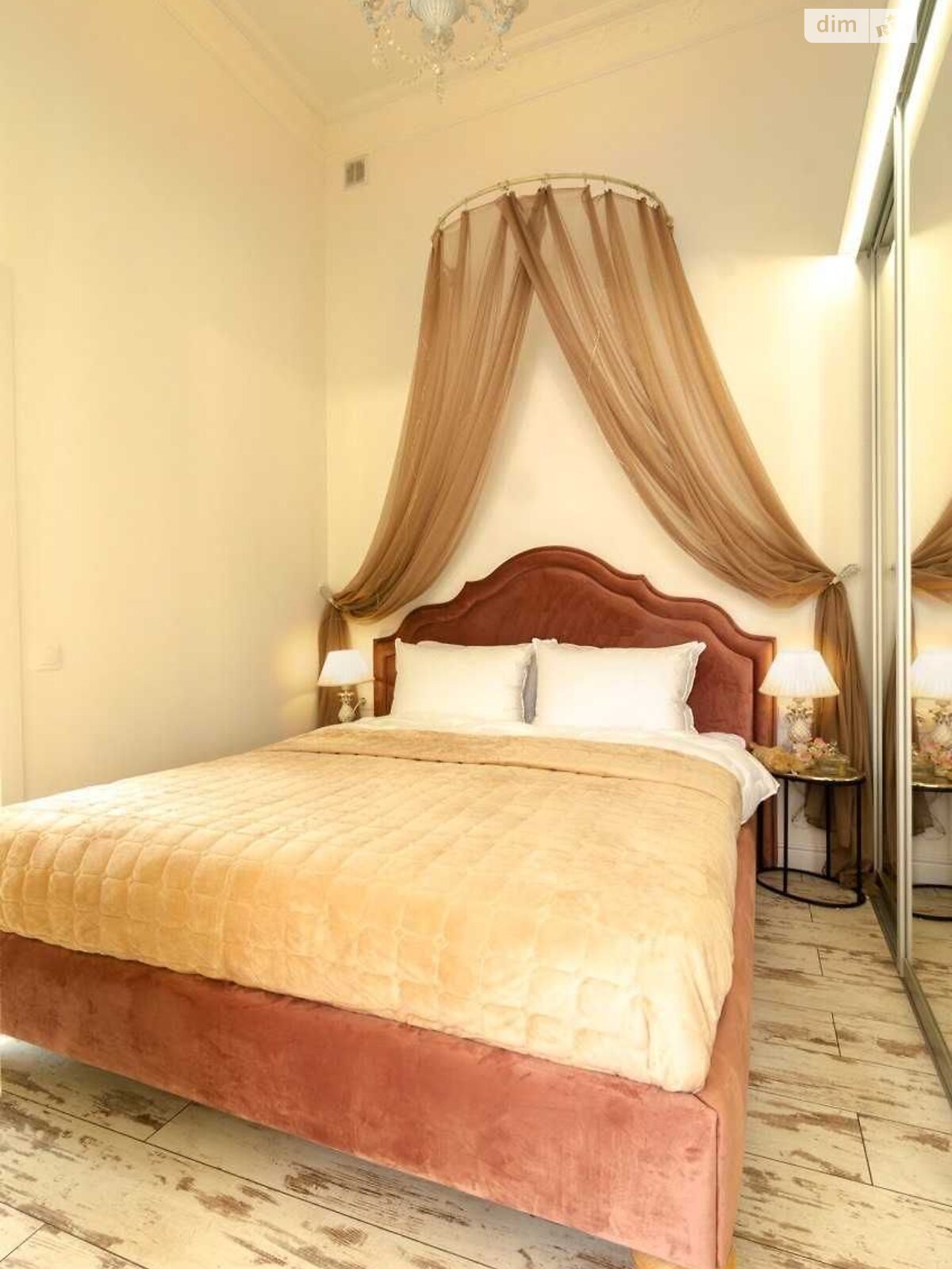 однокомнатная квартира в Одессе, район Центр, на пл. Соборная 2, кв. 5 в аренду на долгий срок помесячно фото 1 однокомнатная квартира в Одессе, район Центр, на пл. Соборная 2, кв. 5 в аренду на долгий срок помесячно фото 1