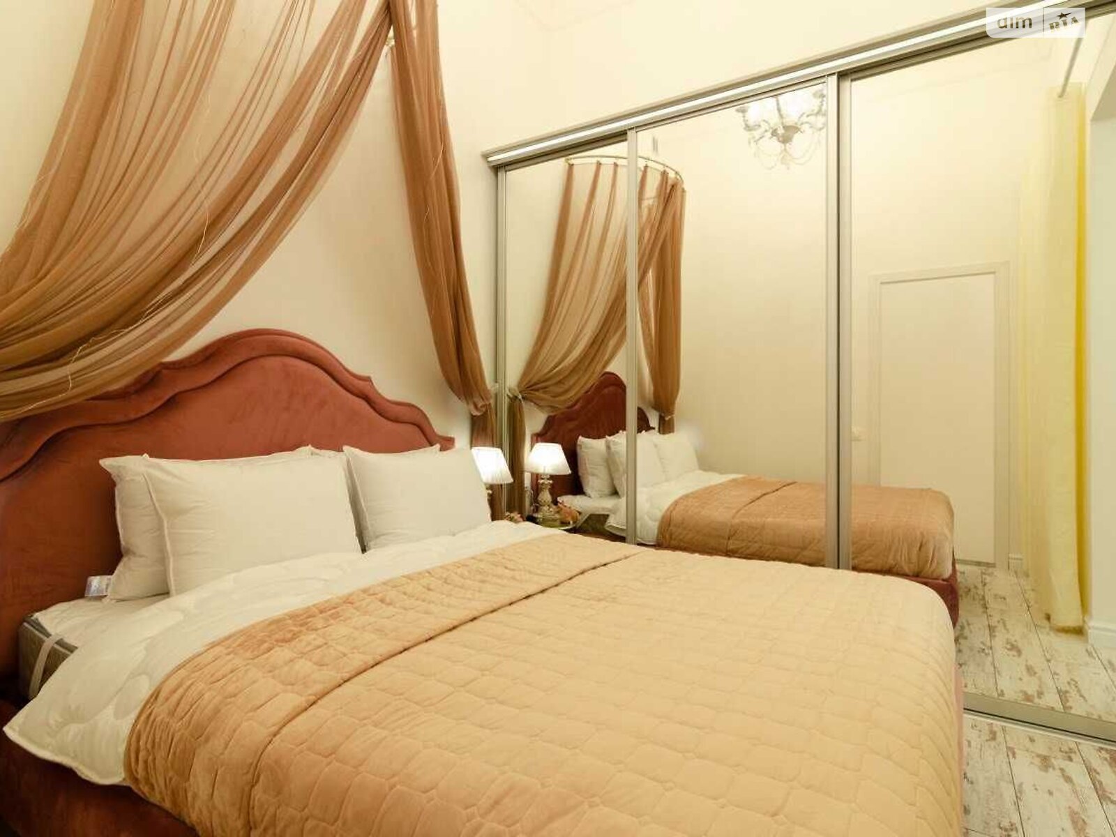 однокомнатная квартира в Одессе, район Центр, на пл. Соборная 2, кв. 5 в аренду на долгий срок помесячно фото 1 однокомнатная квартира в Одессе, район Центр, на пл. Соборная 2, кв. 5 в аренду на долгий срок помесячно фото 1