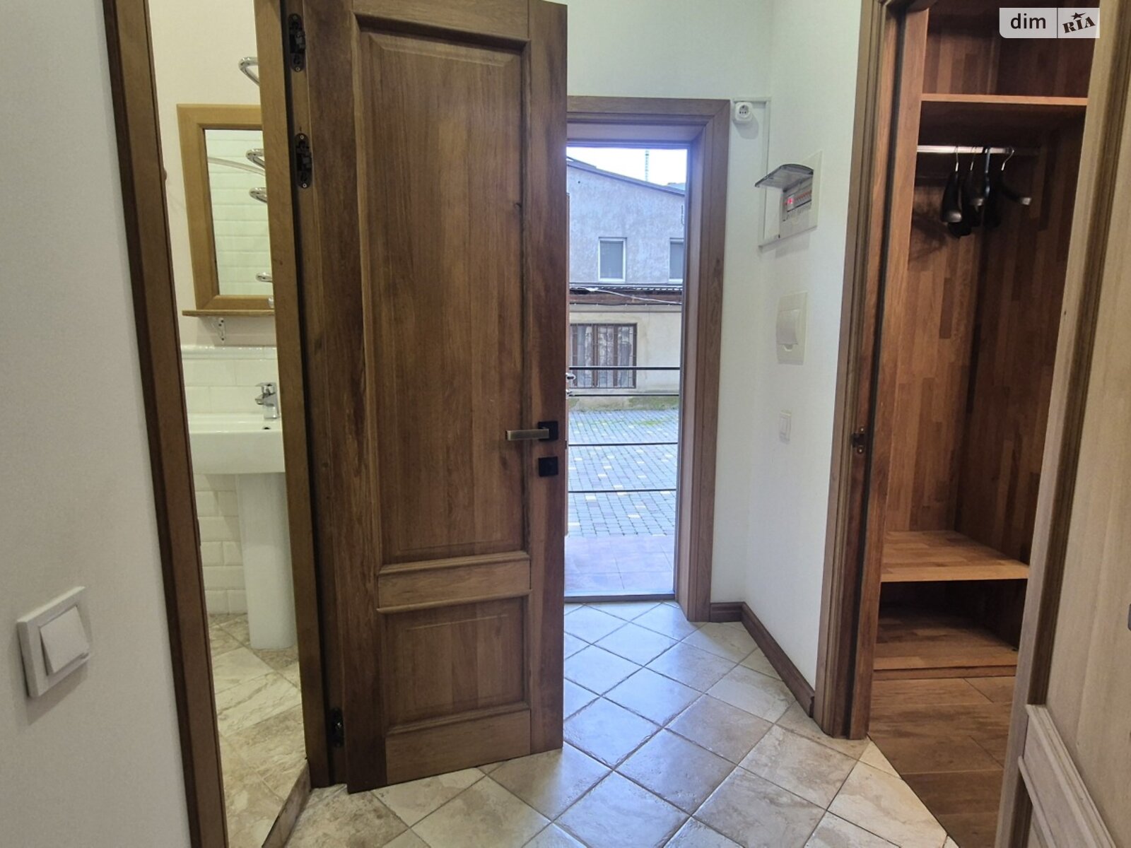 однокомнатная квартира в Одессе, район Центр, на ул. Софиевская 7А в аренду на долгий срок помесячно фото 1 однокомнатная квартира в Одессе, район Центр, на ул. Софиевская 7А в аренду на долгий срок помесячно фото 1