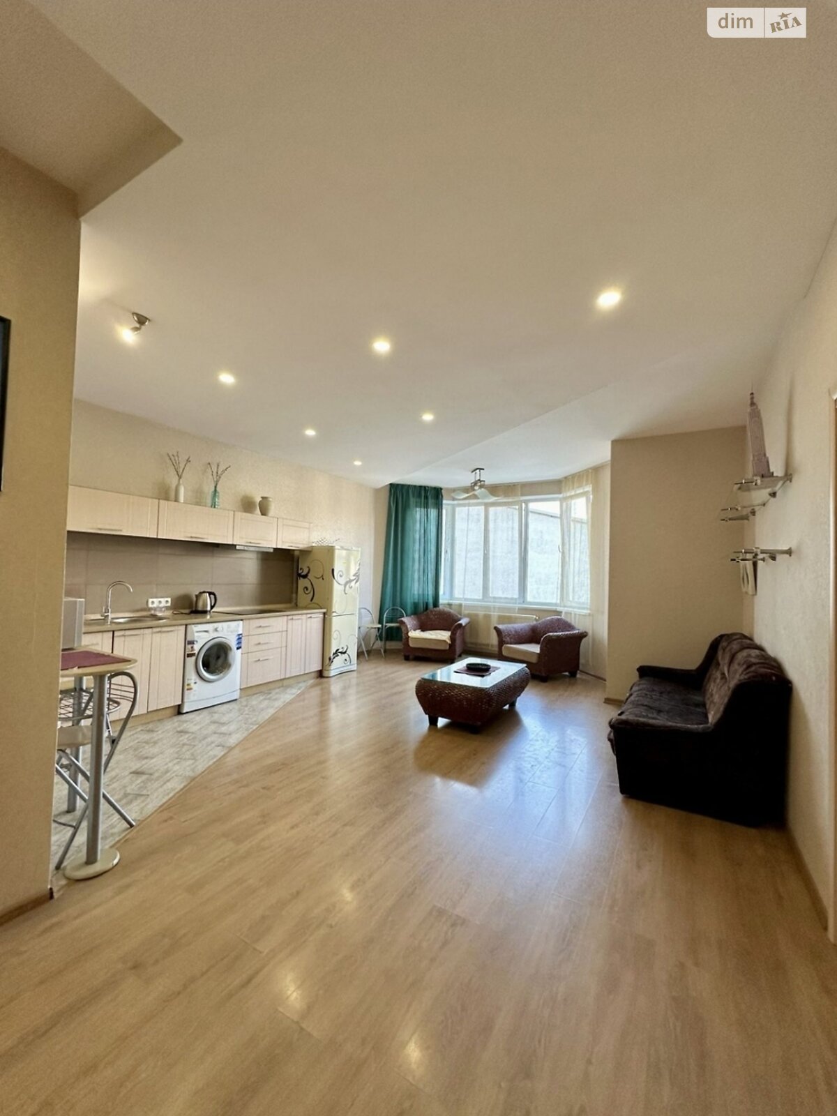 двокімнатна квартира в Одесі, район Центр, на вул. Середньофонтанська в довготривалу оренду помісячно фото 1