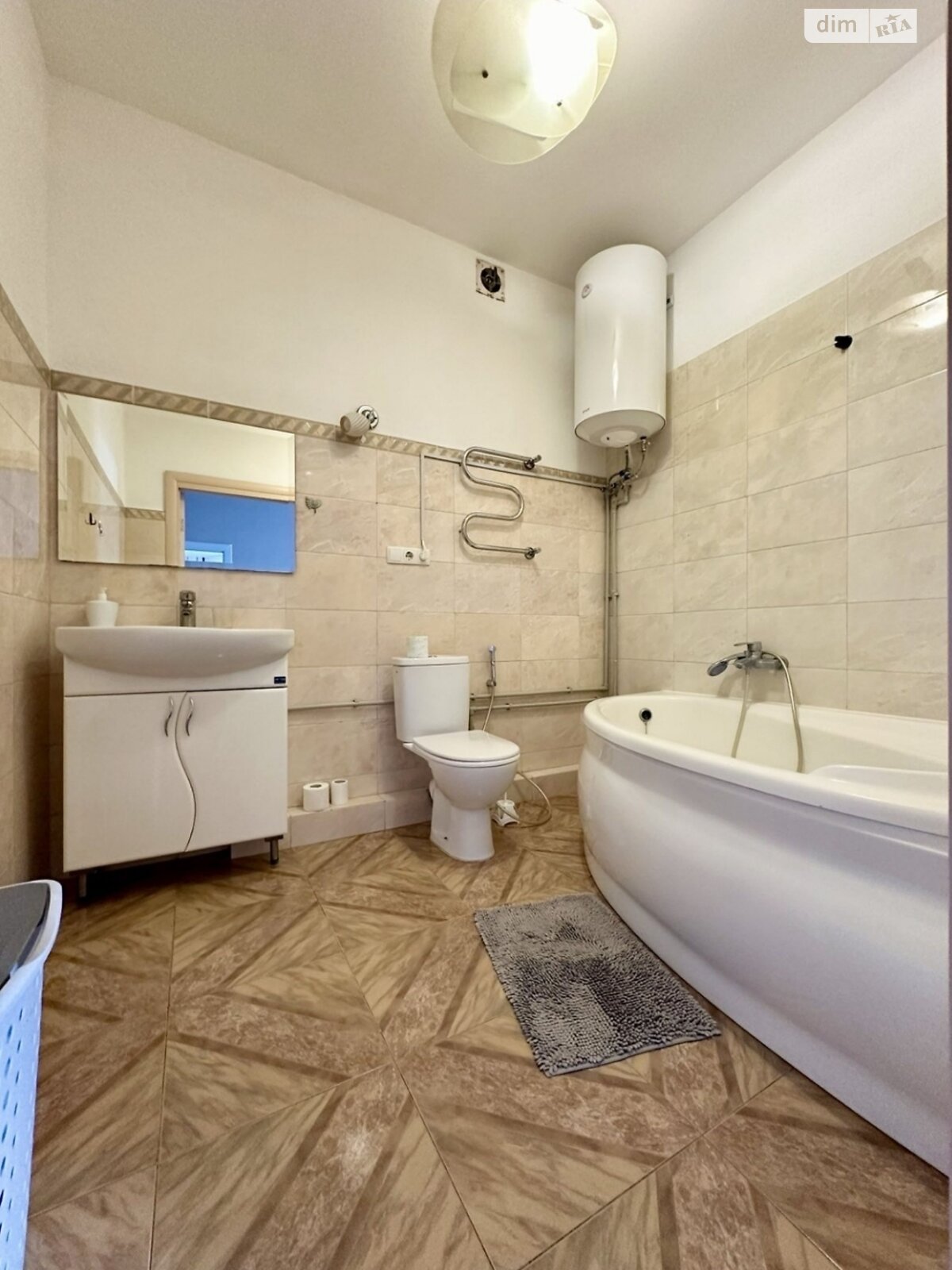 двокімнатна квартира в Одесі, район Центр, на вул. Середньофонтанська в довготривалу оренду помісячно фото 1