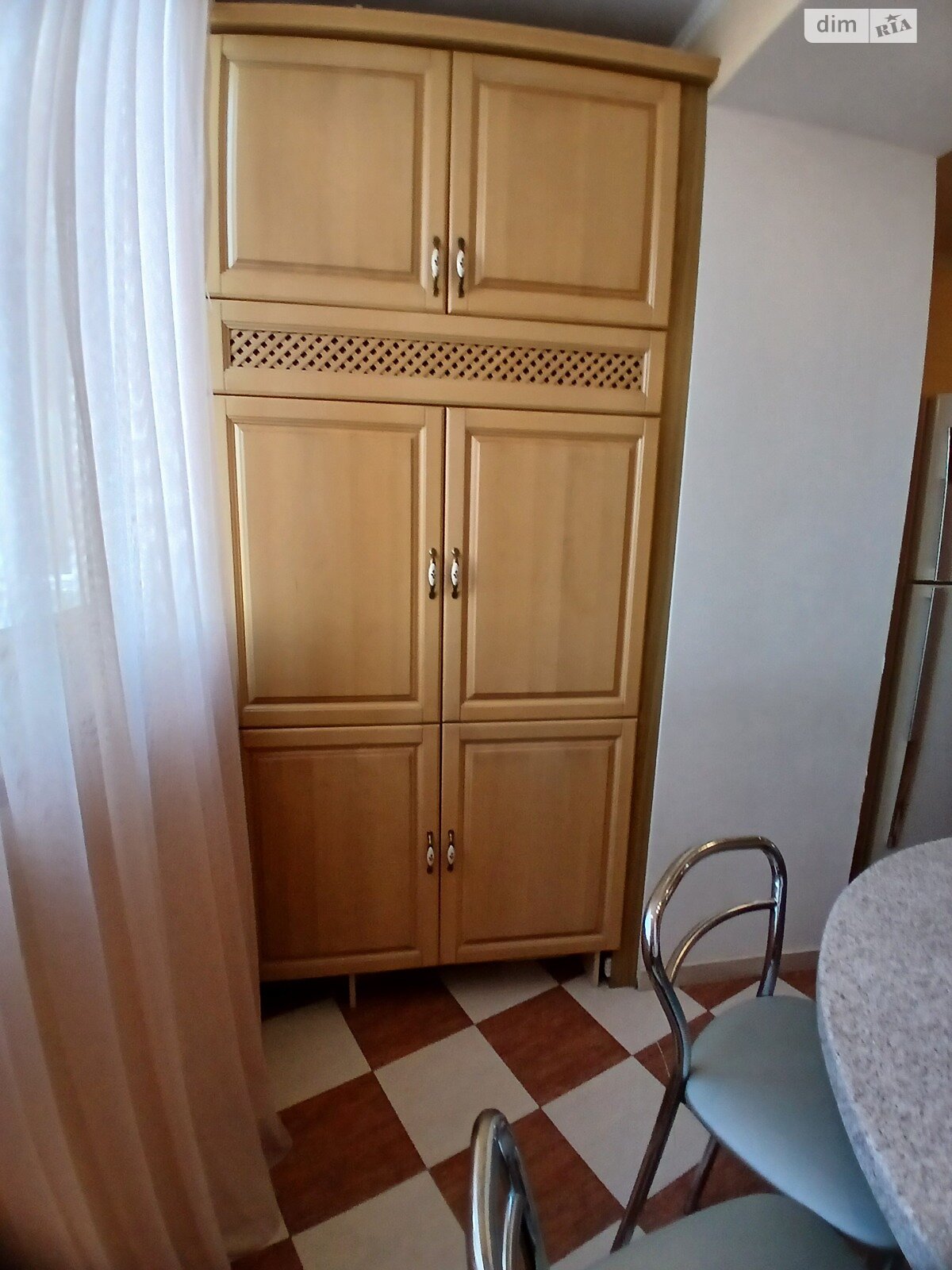 трехкомнатная квартира в Одессе, район Вузовский, на ул. Тополевая 26 в аренду на долгий срок помесячно фото 1 трехкомнатная квартира в Одессе, район Вузовский, на ул. Тополевая 26 в аренду на долгий срок помесячно фото 1