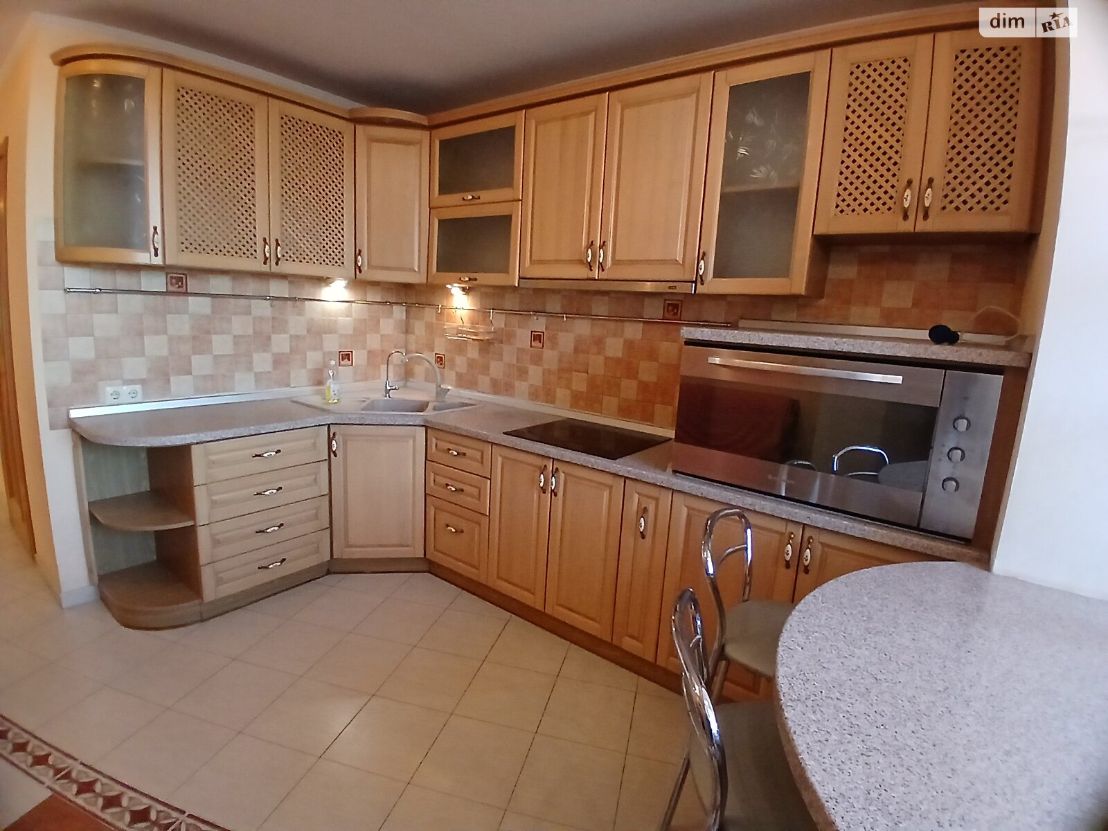 трехкомнатная квартира в Одессе, район Вузовский, на ул. Тополевая 26 в аренду на долгий срок помесячно фото 1 трехкомнатная квартира в Одессе, район Вузовский, на ул. Тополевая 26 в аренду на долгий срок помесячно фото 1